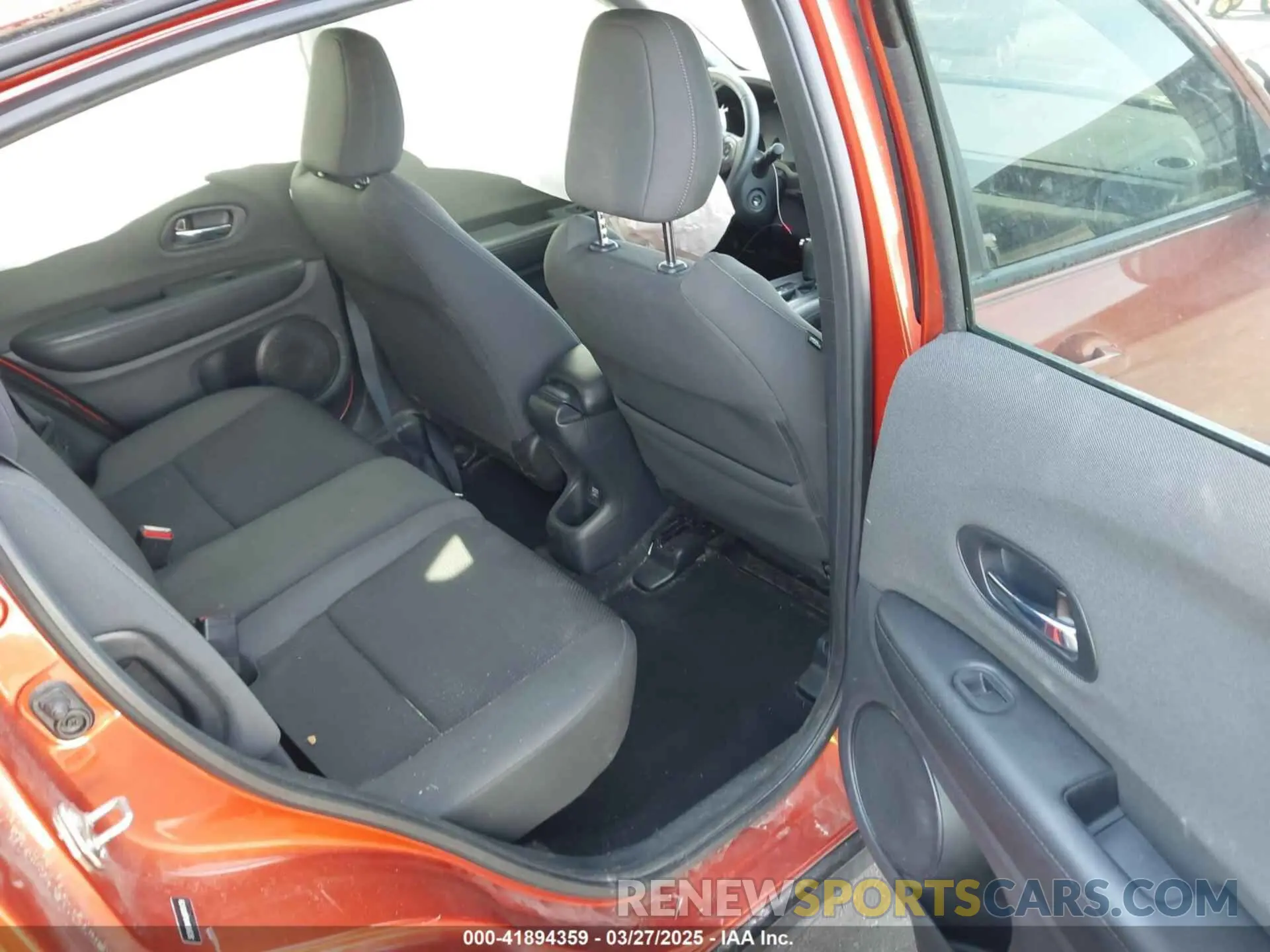 8 fotografías del automóvil dañado 3CZRU5H16LM709128 HONDA HR-V 2020