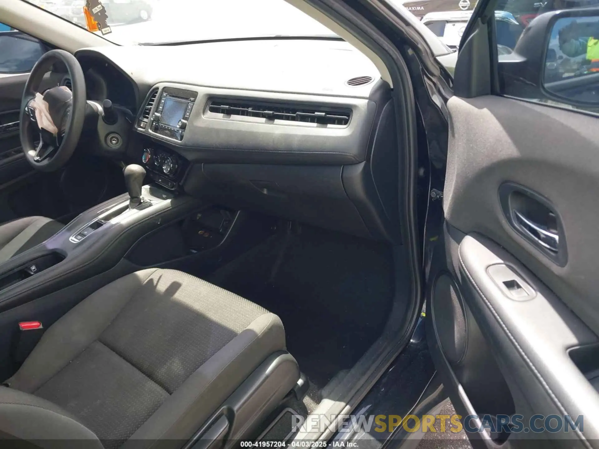 5 fotografías del automóvil dañado 3CZRU5H37LM709897 HONDA HR-V 2020