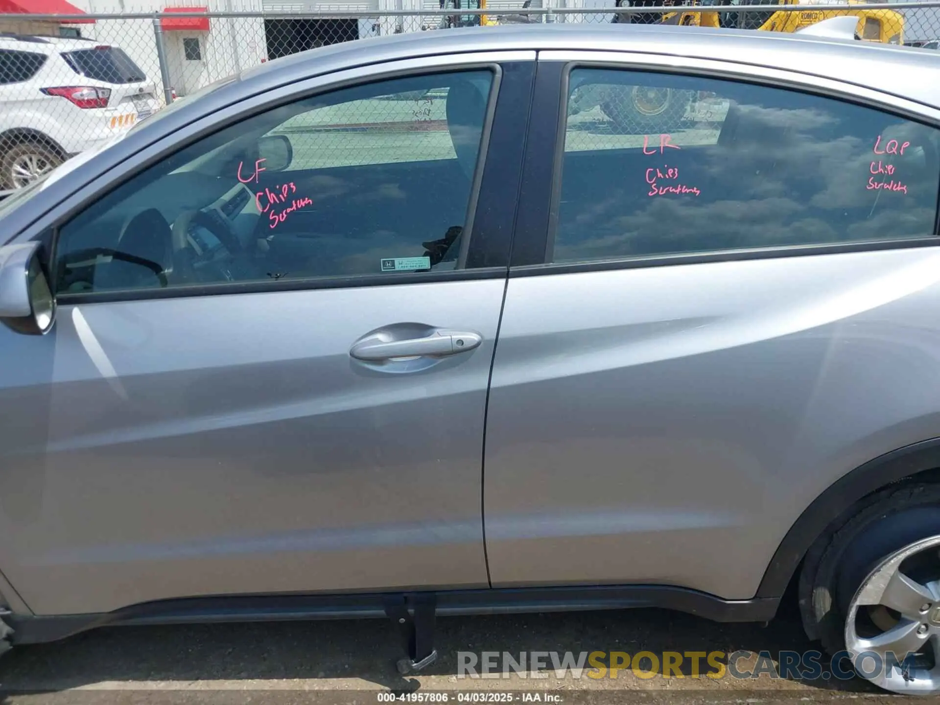 14 fotografías del automóvil dañado 3CZRU5H3XLM718688 HONDA HR-V 2020