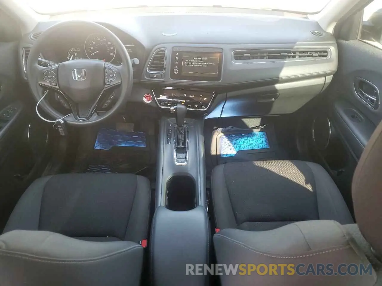 8 fotografías del automóvil dañado 3CZRU5H51LM717611 HONDA HR-V 2020