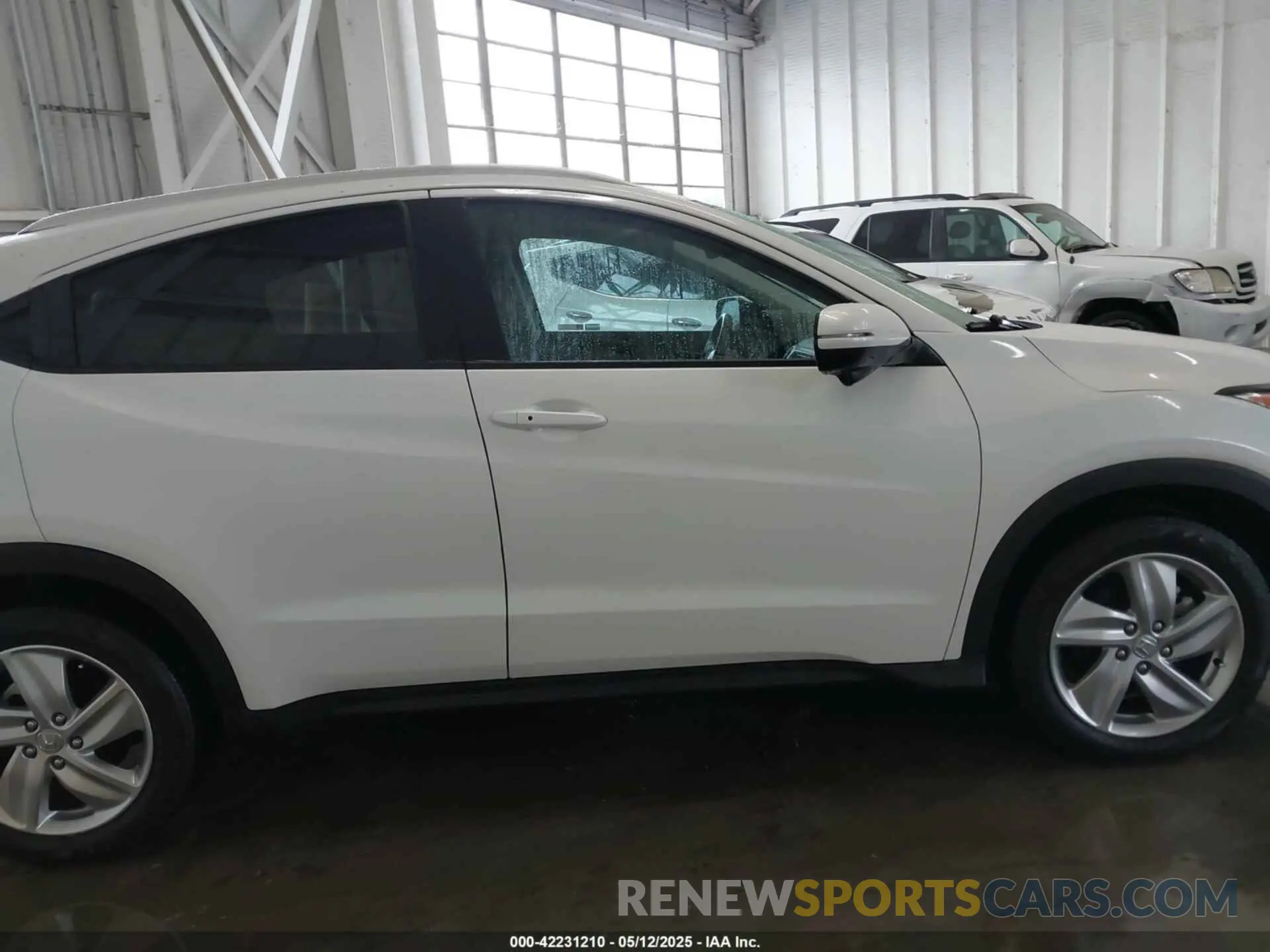 13 fotografías del automóvil dañado 3CZRU5H55LM709978 HONDA HR-V 2020