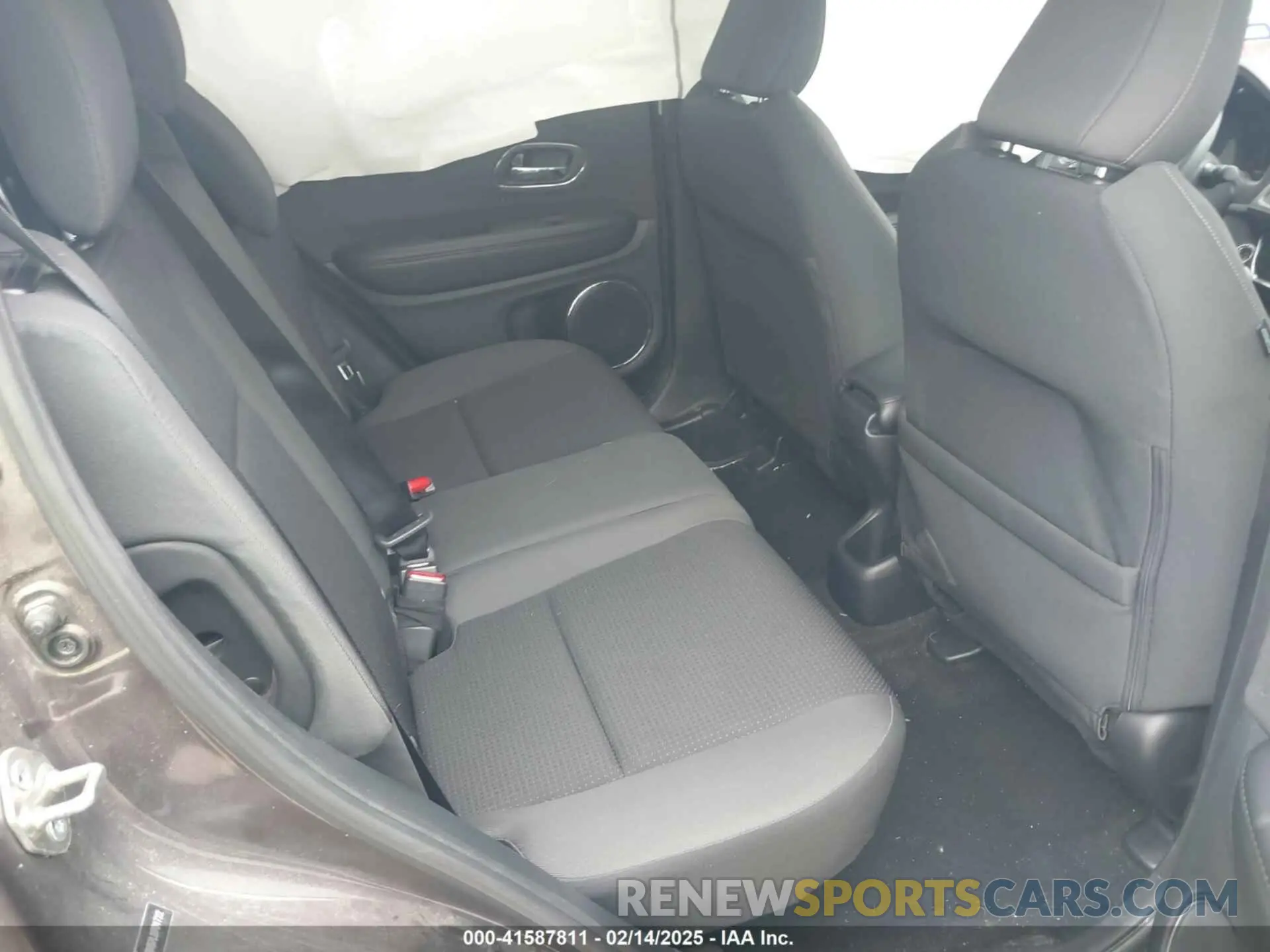 8 fotografías del automóvil dañado 3CZRU5H57LM701722 HONDA HR-V 2020