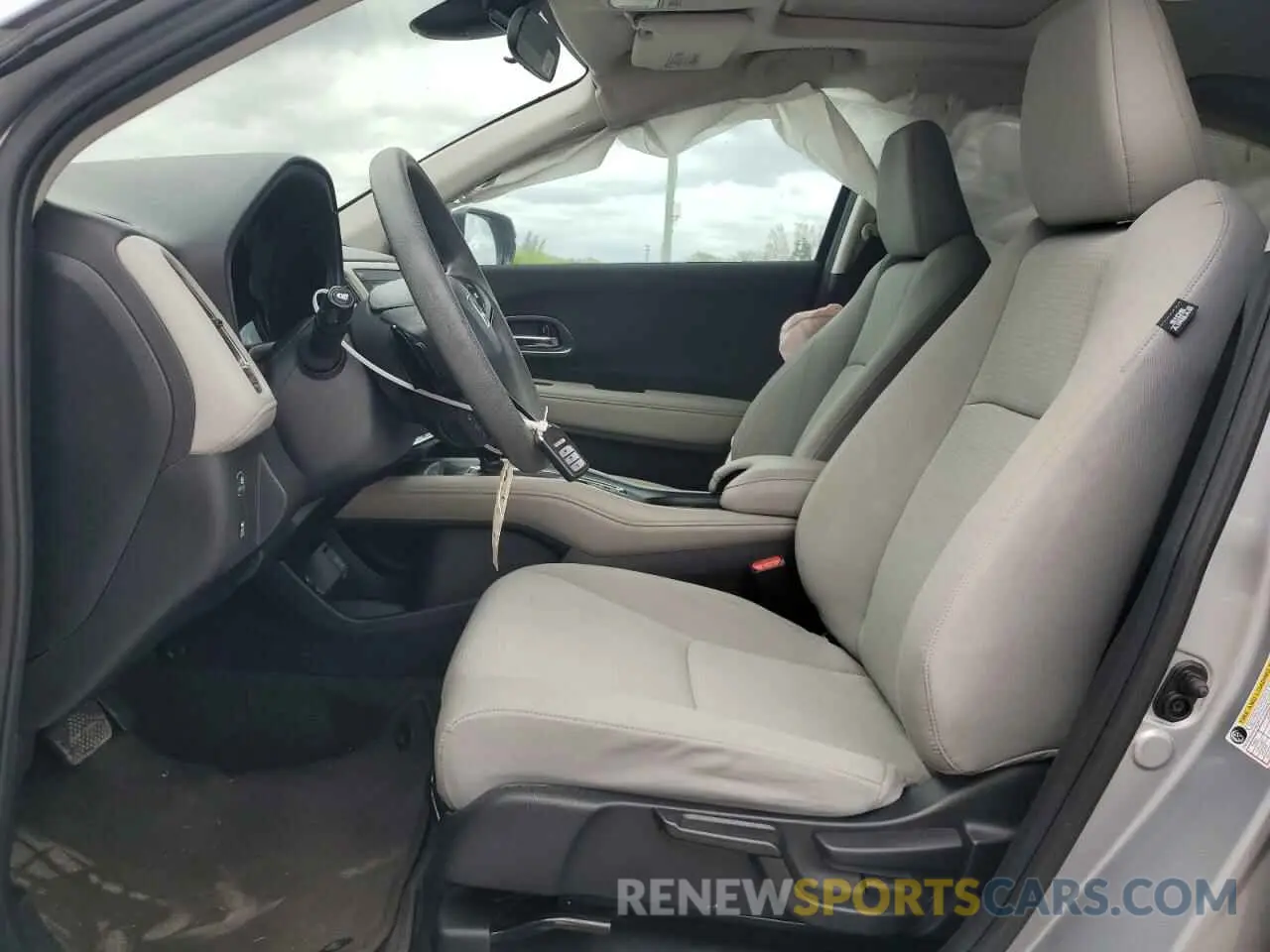 7 fotografías del automóvil dañado 3CZRU5H57LM714406 HONDA HR-V 2020