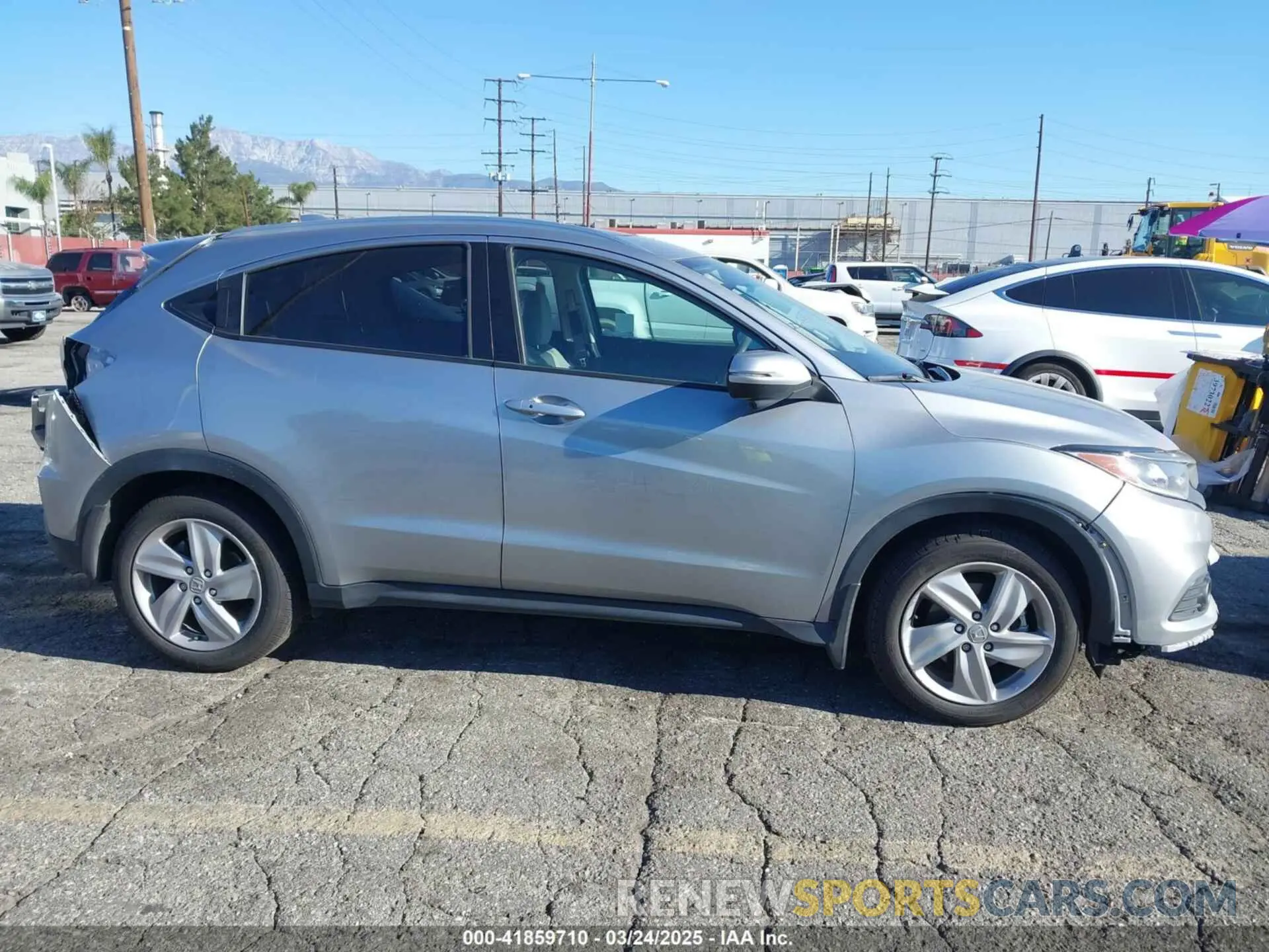 19 fotografías del automóvil dañado 3CZRU5H58LM710980 HONDA HR-V 2020