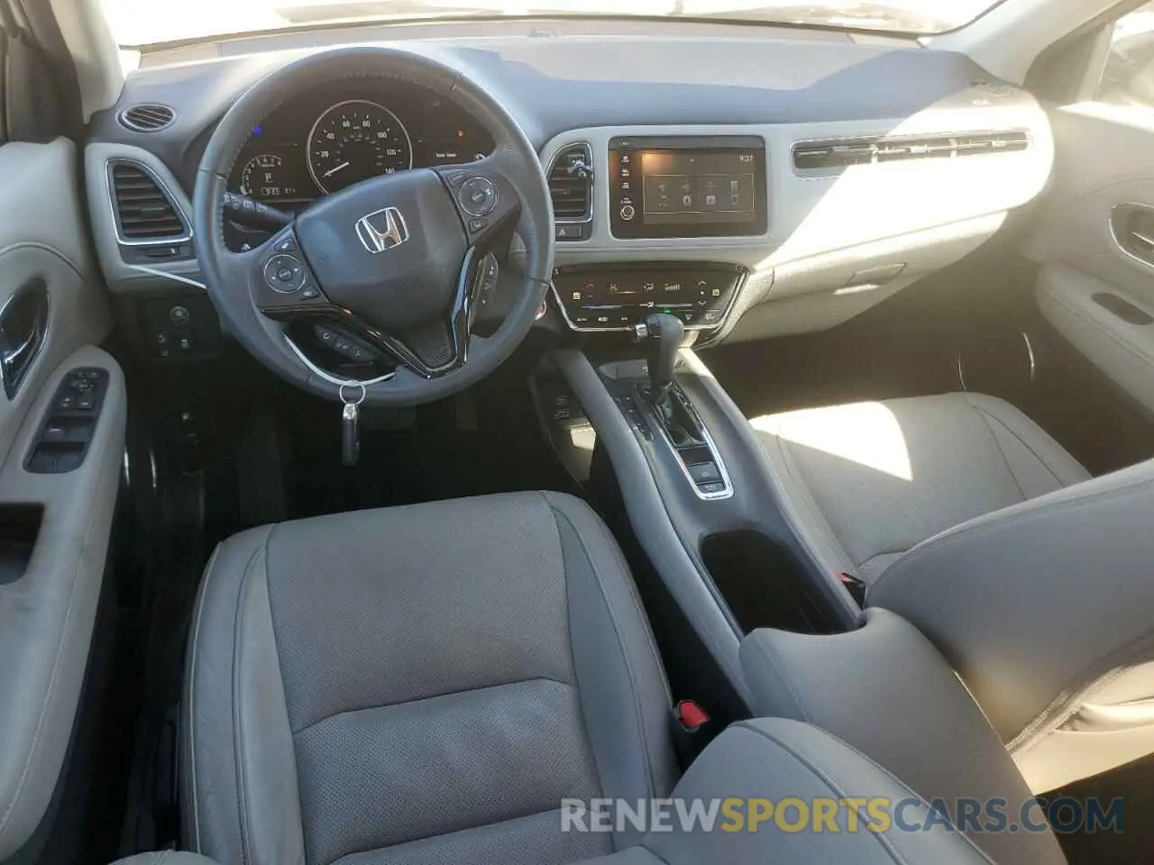 8 fotografías del automóvil dañado 3CZRU5H75LM717192 HONDA HR-V 2020