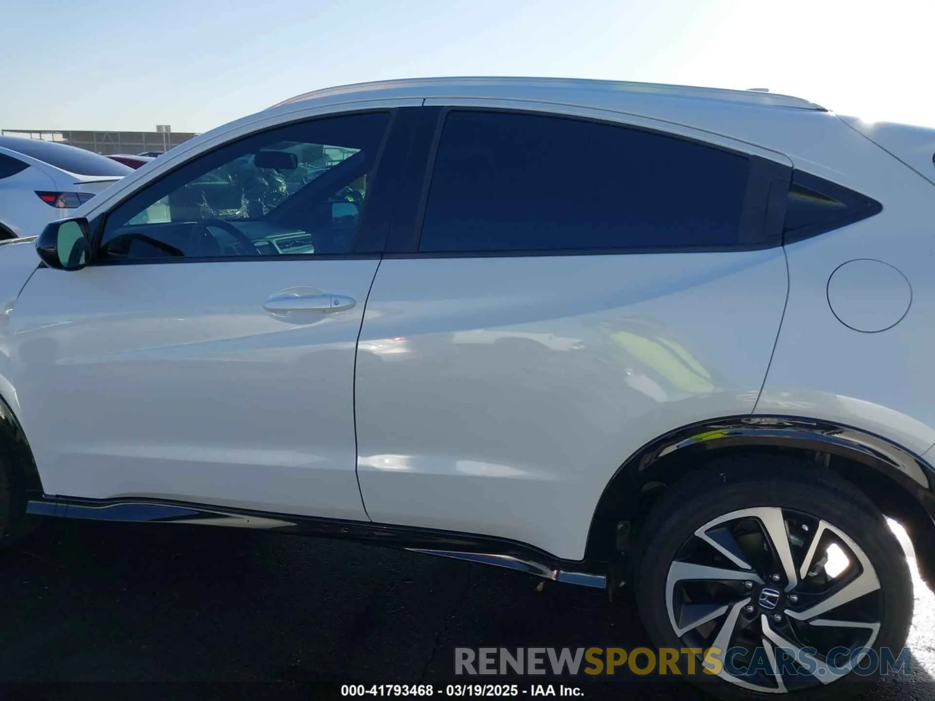 14 fotografías del automóvil dañado 3CZRU6H17LM706499 HONDA HR-V 2020