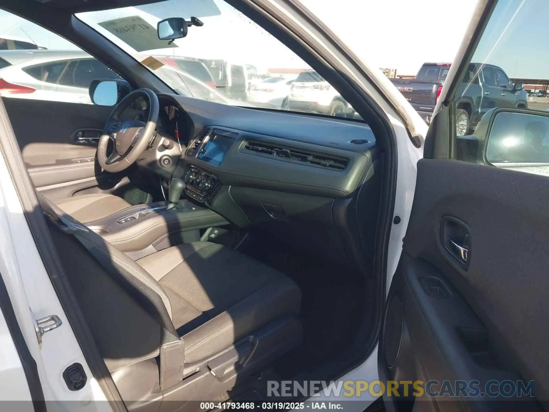5 fotografías del automóvil dañado 3CZRU6H17LM706499 HONDA HR-V 2020