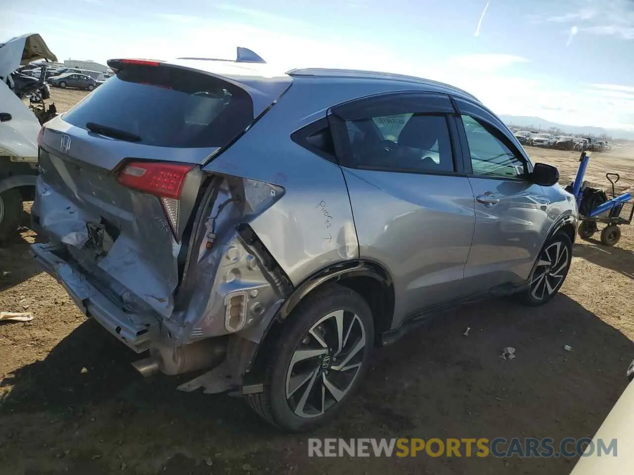 3 fotografías del automóvil dañado 3CZRU6H19LM713504 HONDA HR-V 2020