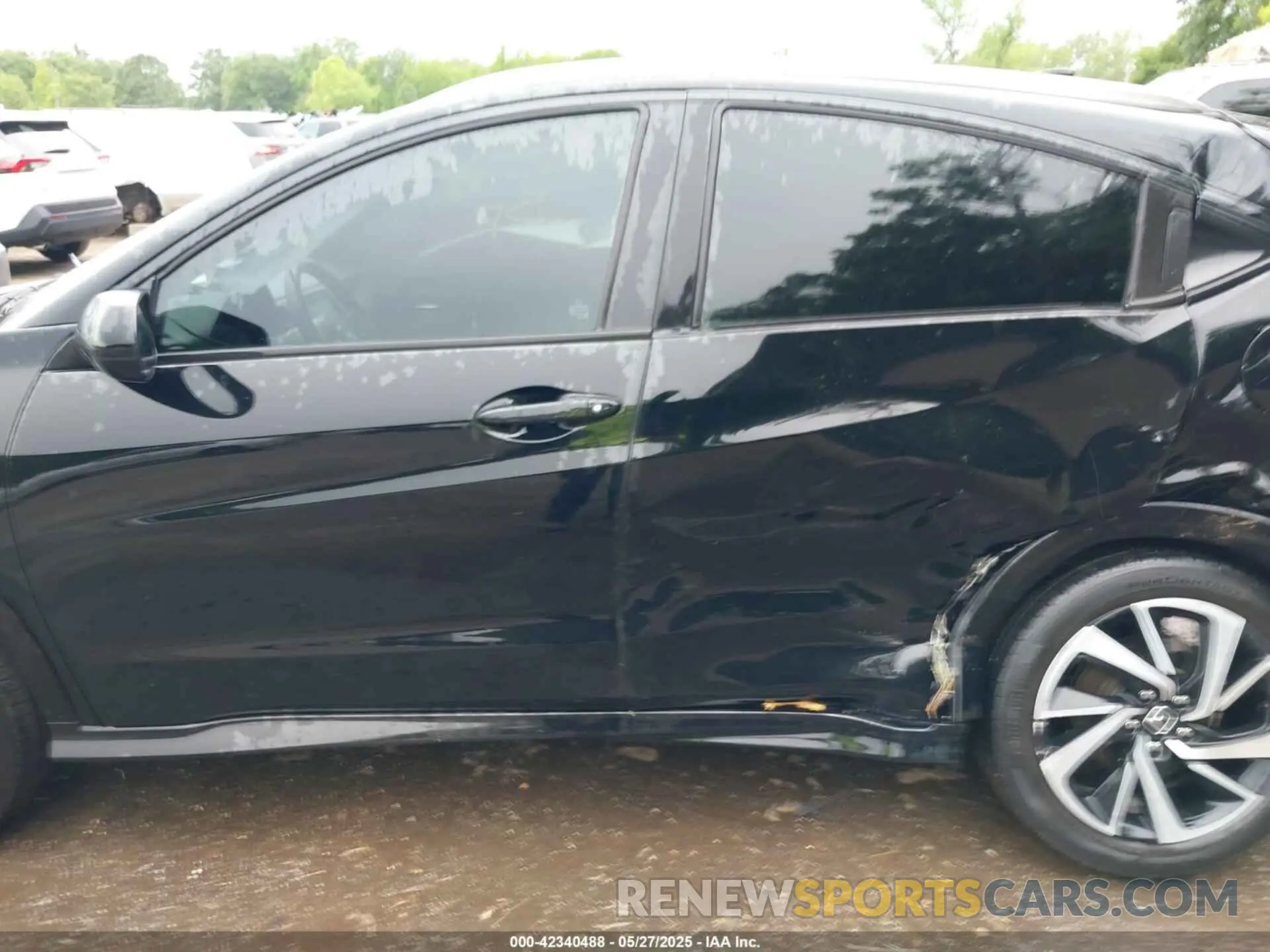 14 fotografías del automóvil dañado 3CZRU6H1XLM704066 HONDA HR-V 2020