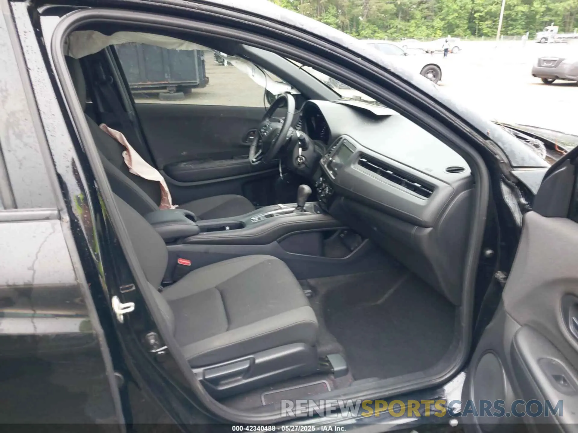 5 fotografías del automóvil dañado 3CZRU6H1XLM704066 HONDA HR-V 2020