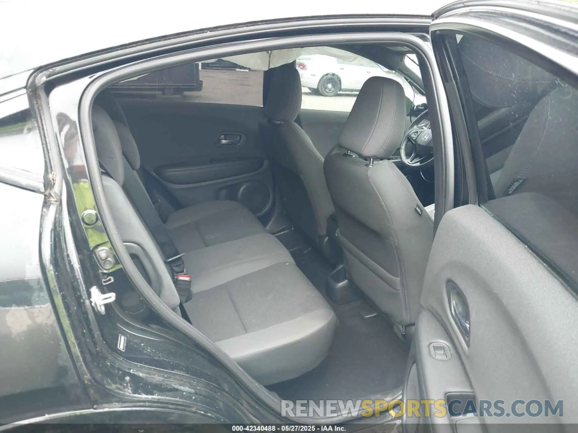 8 fotografías del automóvil dañado 3CZRU6H1XLM704066 HONDA HR-V 2020