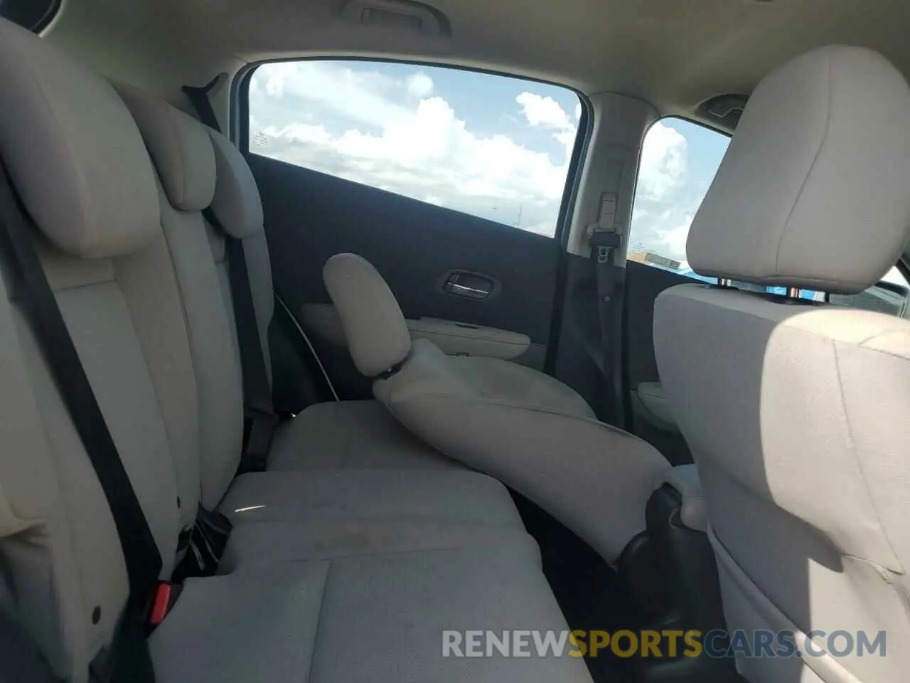 11 fotografías del automóvil dañado 3CZRU6H31LM714339 HONDA HR-V 2020