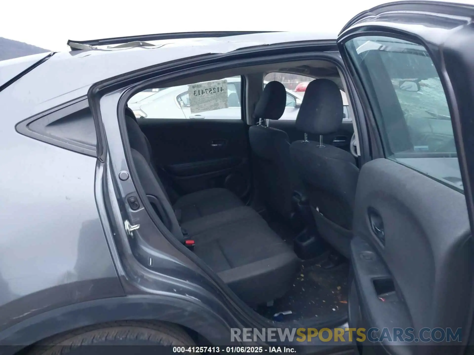 8 fotografías del automóvil dañado 3CZRU6H32LM706475 HONDA HR-V 2020