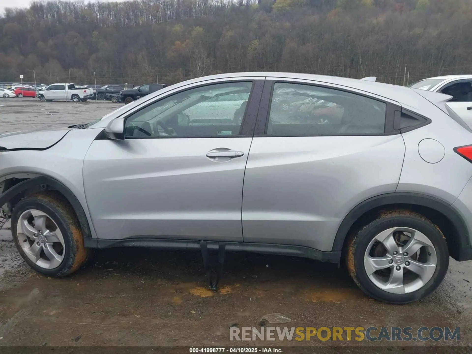 14 fotografías del automóvil dañado 3CZRU6H32LM709800 HONDA HR-V 2020