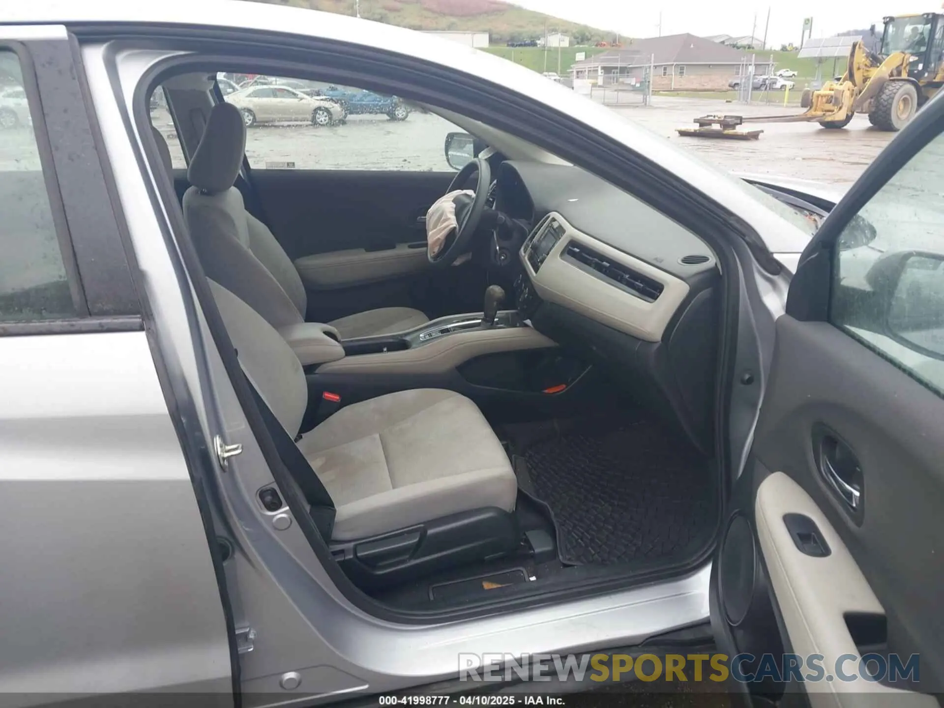 5 fotografías del automóvil dañado 3CZRU6H32LM709800 HONDA HR-V 2020