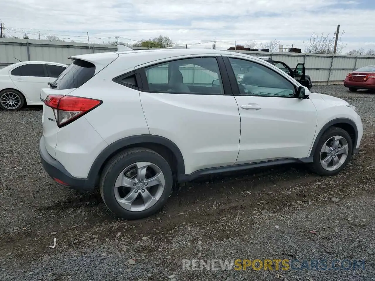 3 fotografías del automóvil dañado 3CZRU6H32LM716357 HONDA HR-V 2020