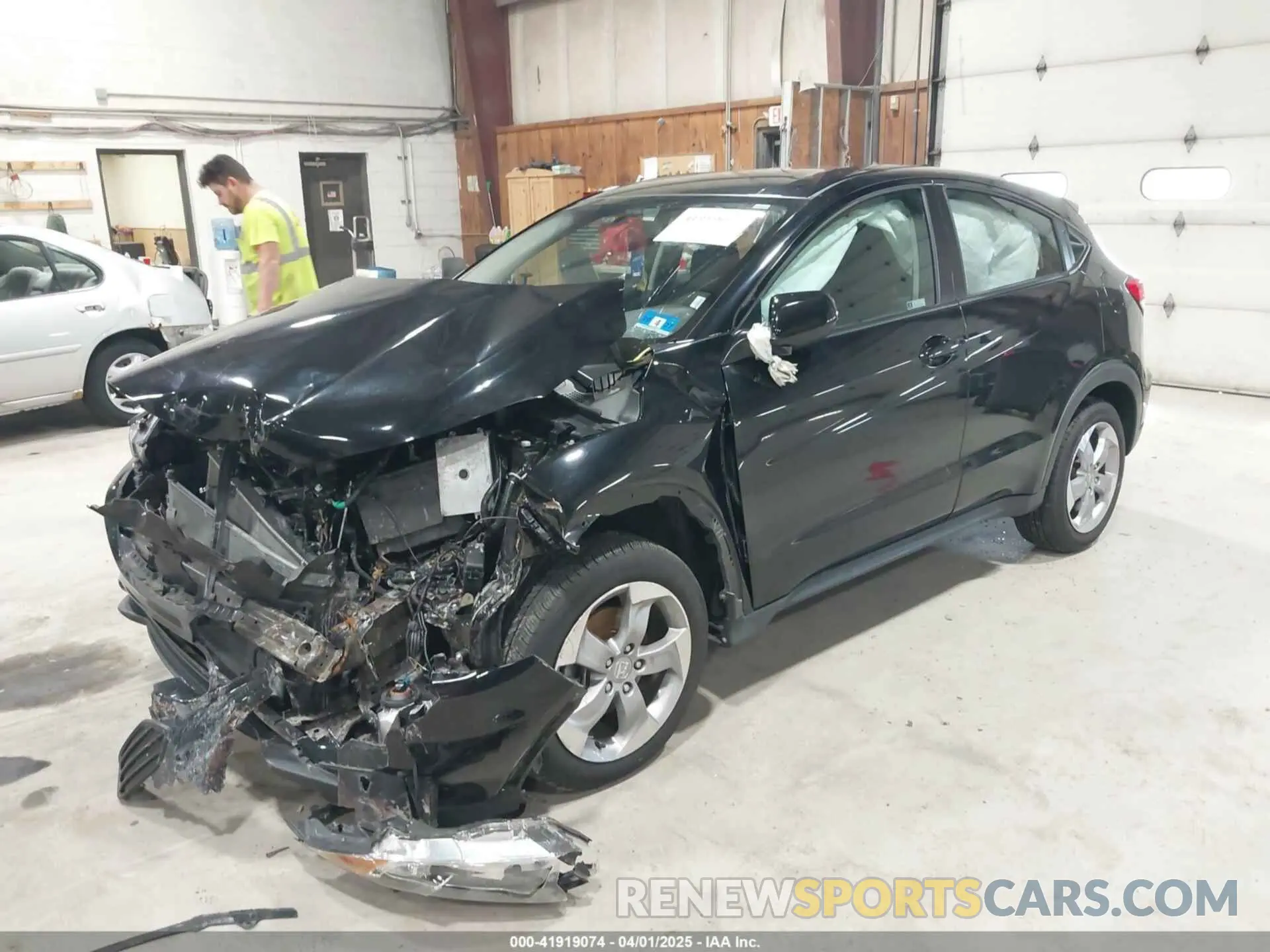2 fotografías del automóvil dañado 3CZRU6H36LM709511 HONDA HR-V 2020
