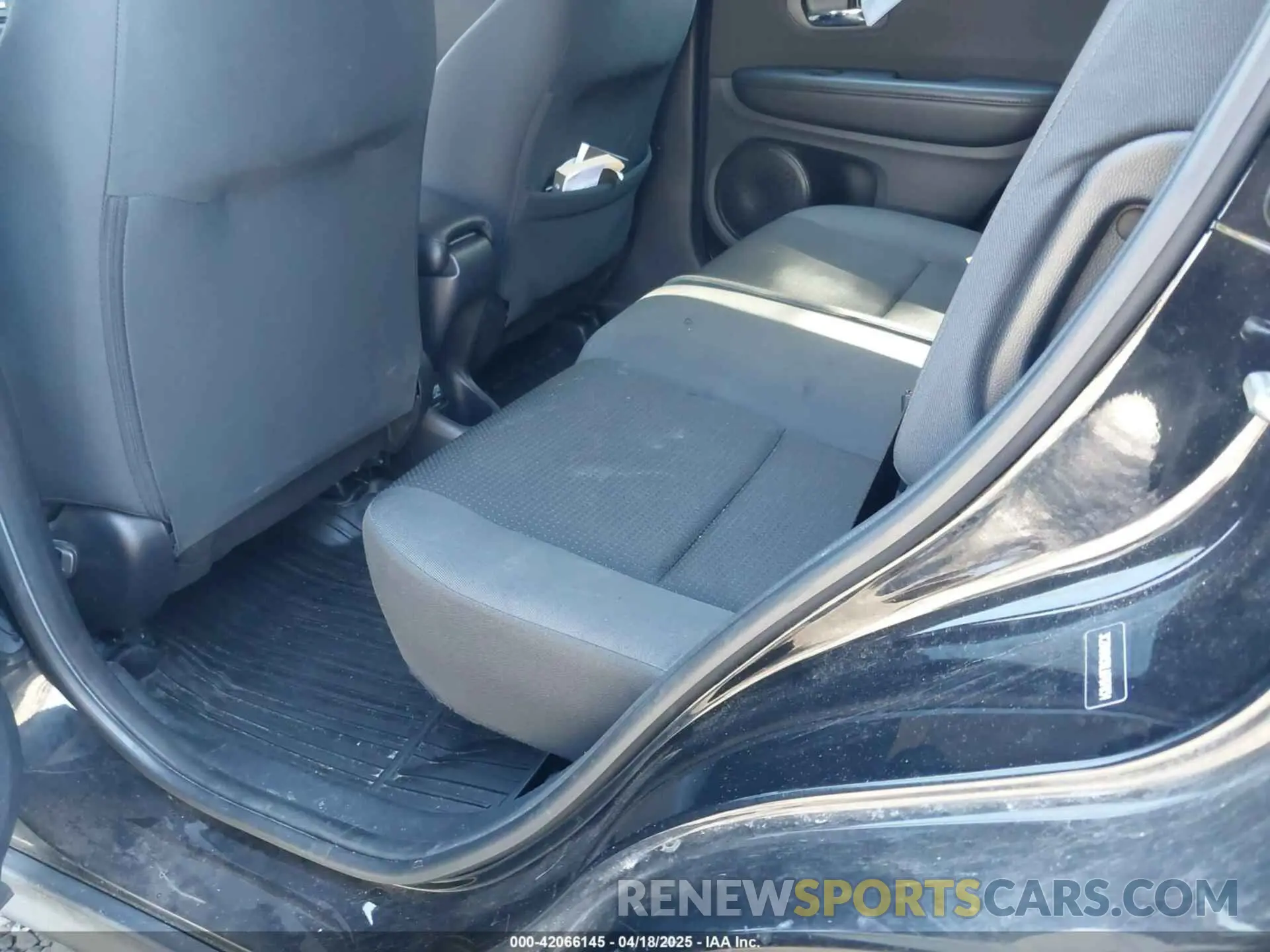 8 fotografías del automóvil dañado 3CZRU6H39LM707834 HONDA HR-V 2020