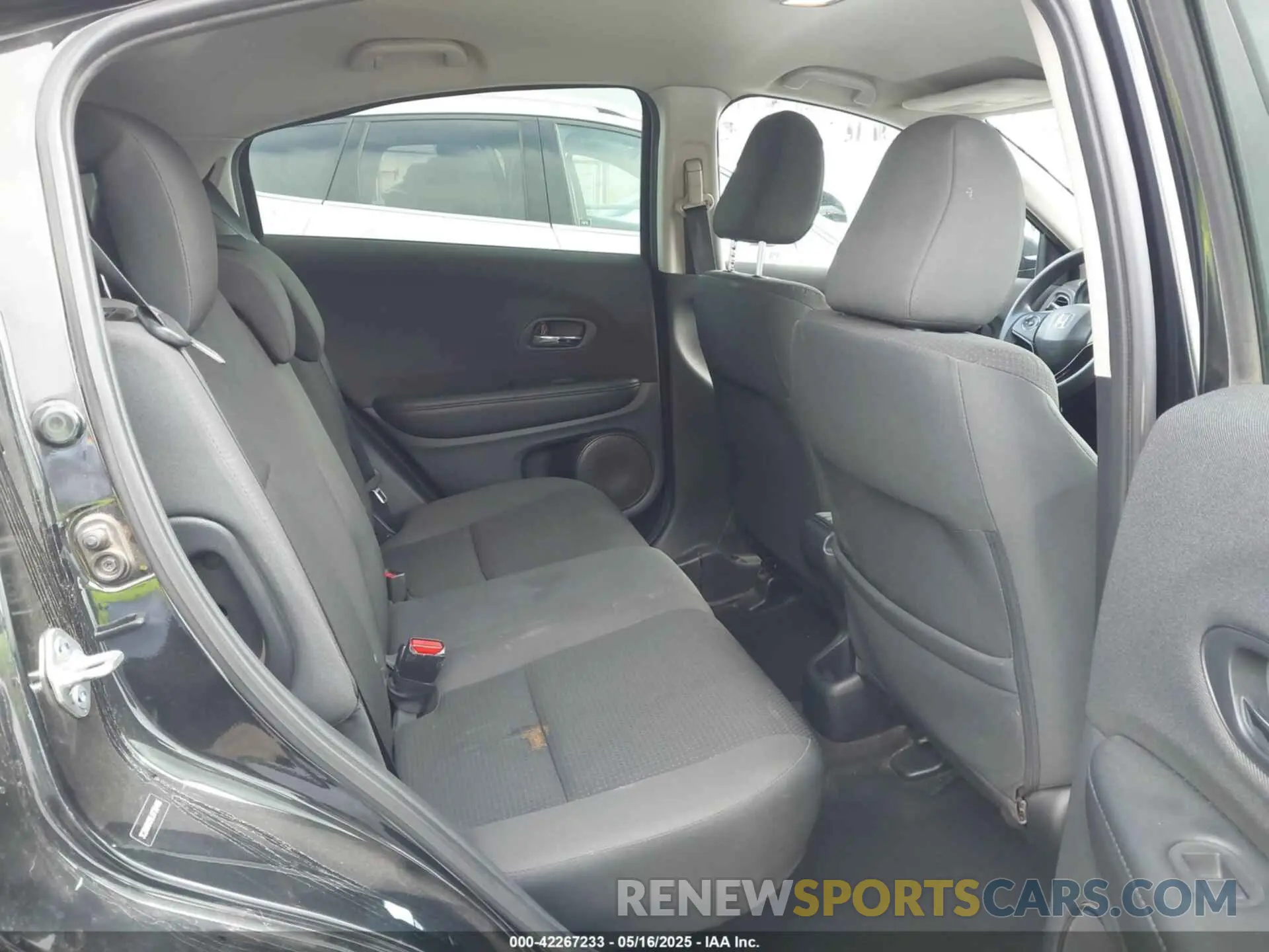 8 fotografías del automóvil dañado 3CZRU6H39LM728490 HONDA HR-V 2020