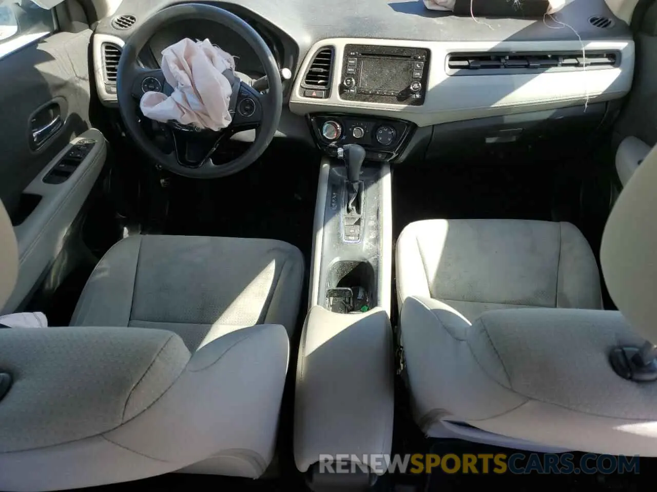 8 fotografías del automóvil dañado 3CZRU6H39LM729199 HONDA HR-V 2020