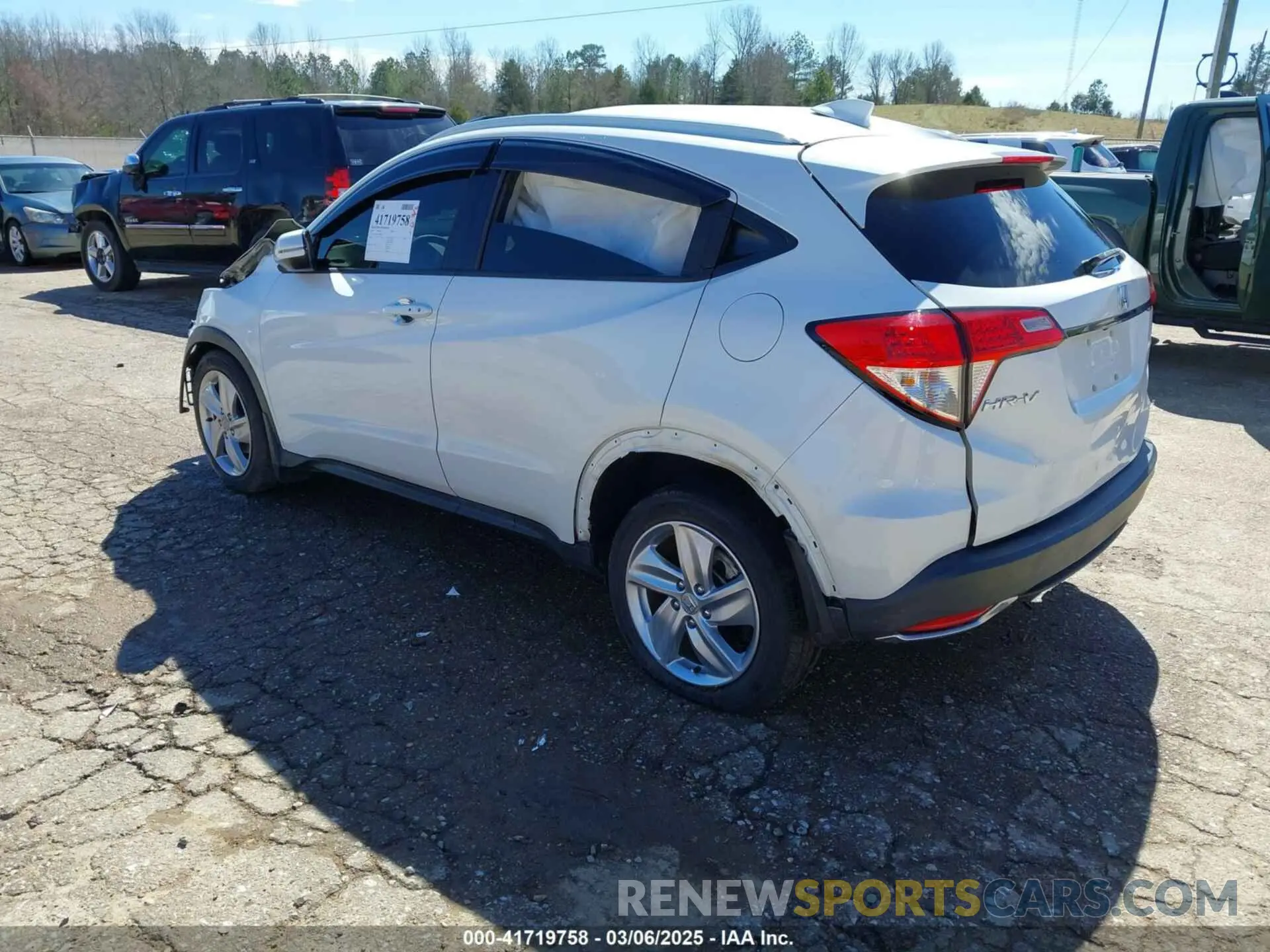 3 fotografías del automóvil dañado 3CZRU6H57LM719014 HONDA HR-V 2020
