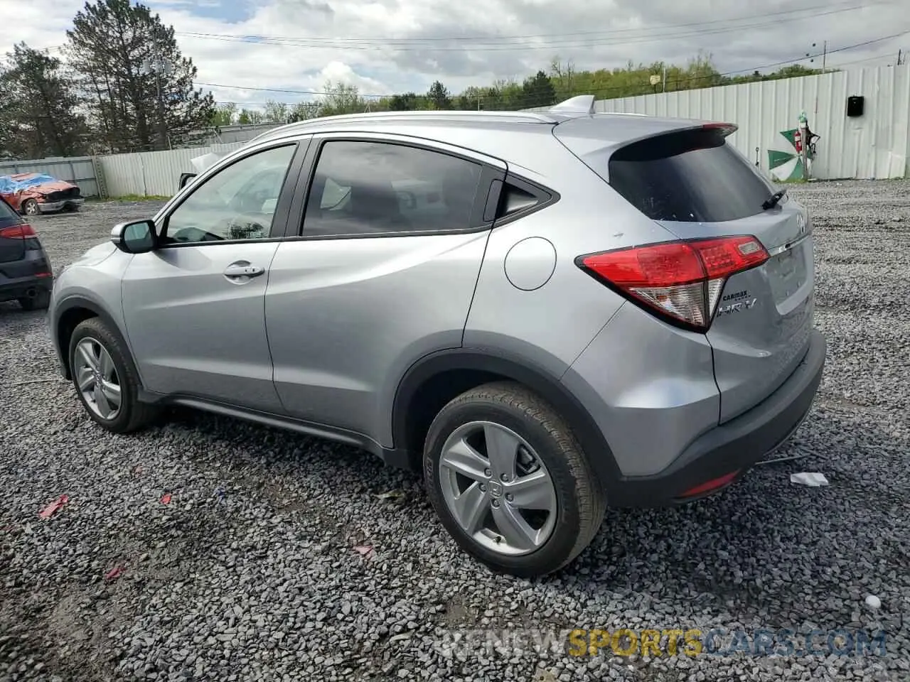 2 fotografías del automóvil dañado 3CZRU6H75LM700219 HONDA HR-V 2020