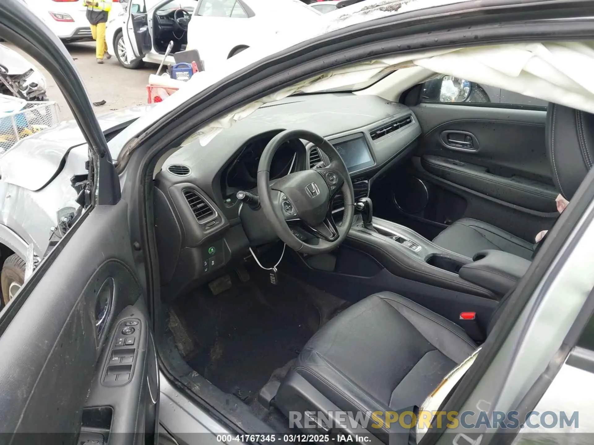 5 fotografías del automóvil dañado 3CZRU6H96LM736440 HONDA HR-V 2020