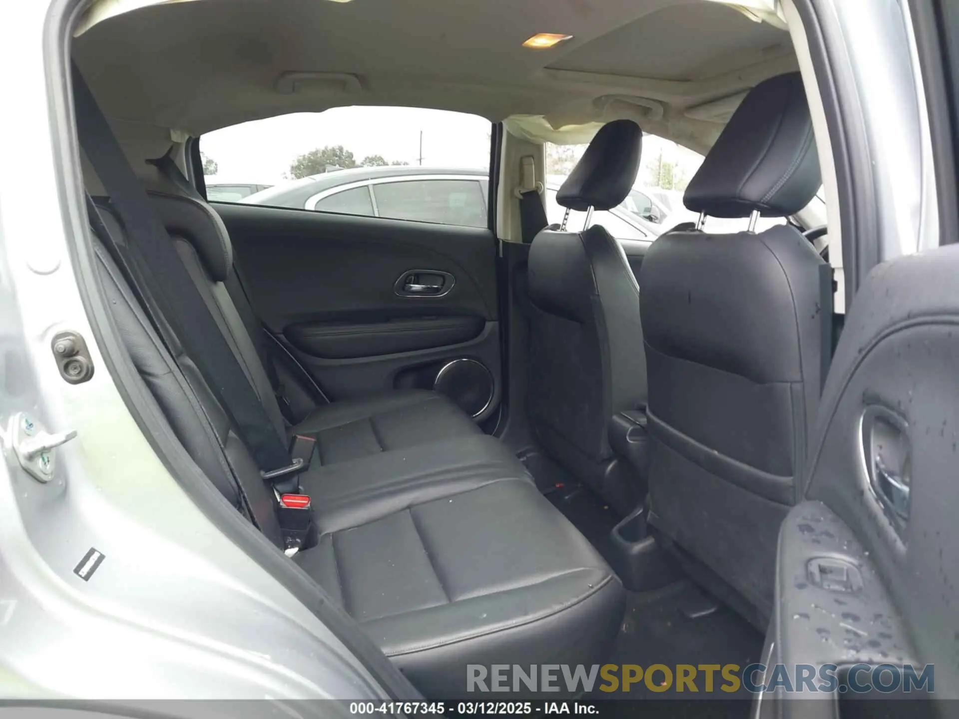 8 fotografías del automóvil dañado 3CZRU6H96LM736440 HONDA HR-V 2020