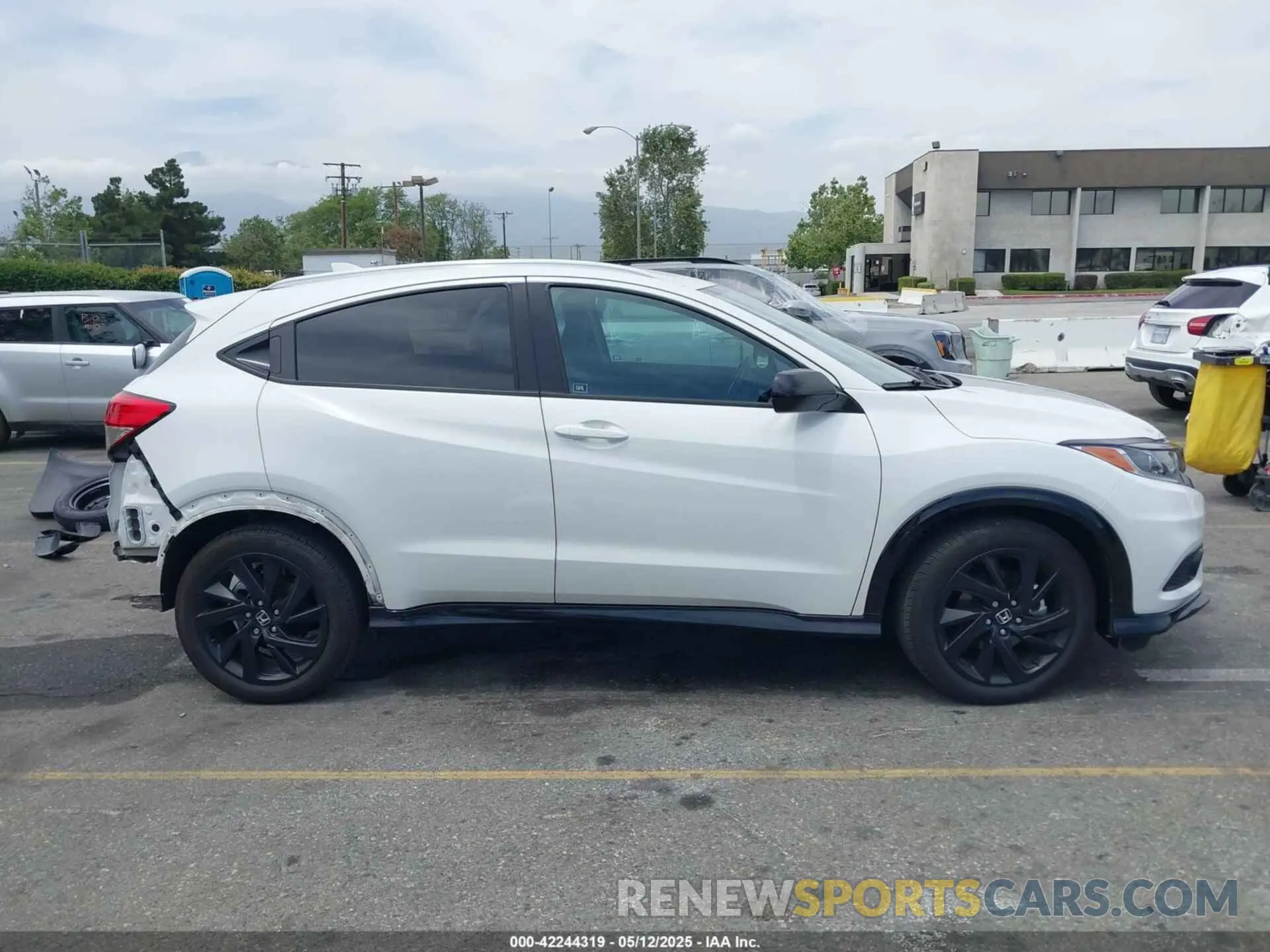 14 fotografías del automóvil dañado 3CZRU5H15MM725984 HONDA HR-V 2021