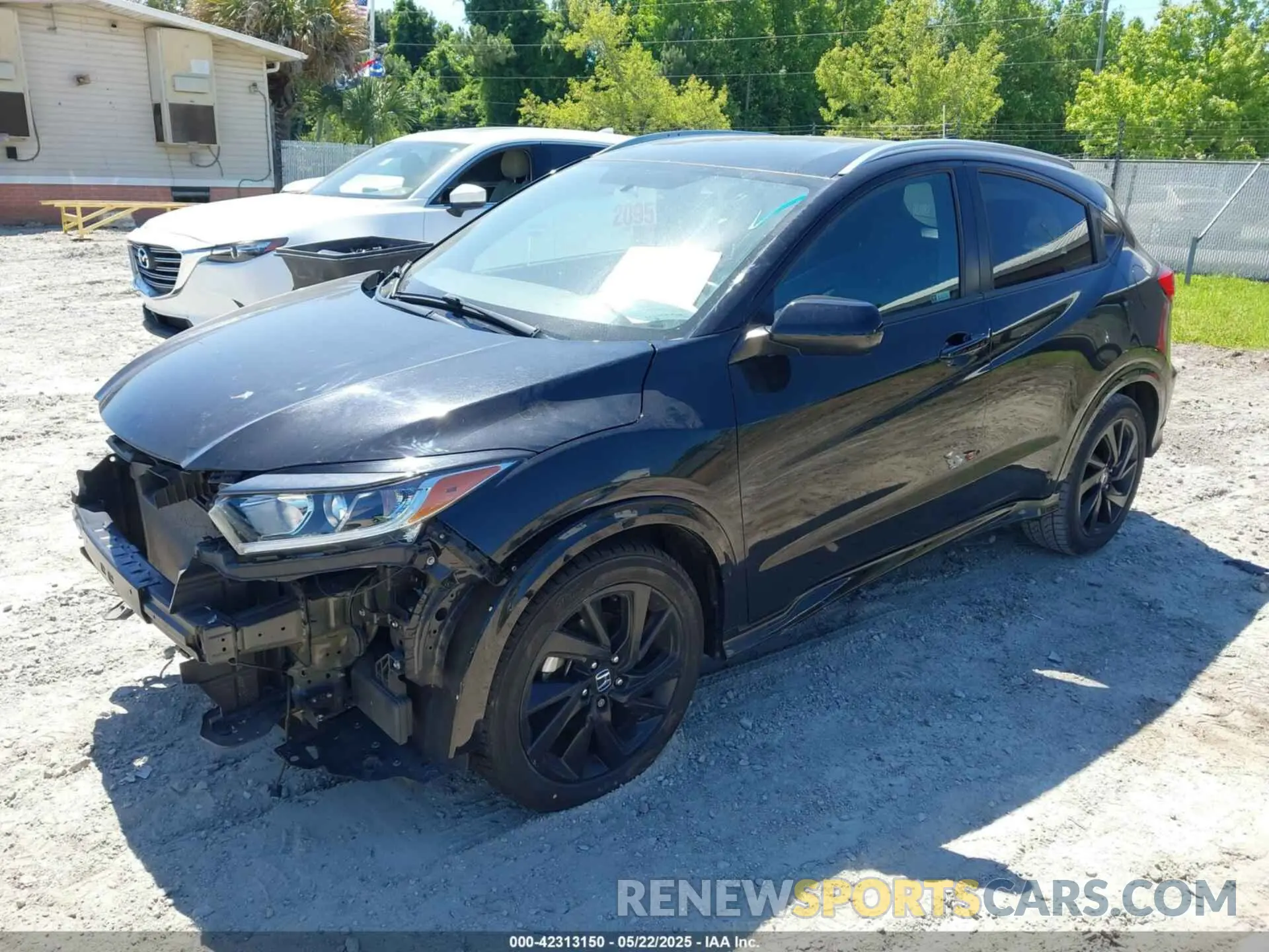 2 fotografías del automóvil dañado 3CZRU5H16MM720406 HONDA HR-V 2021