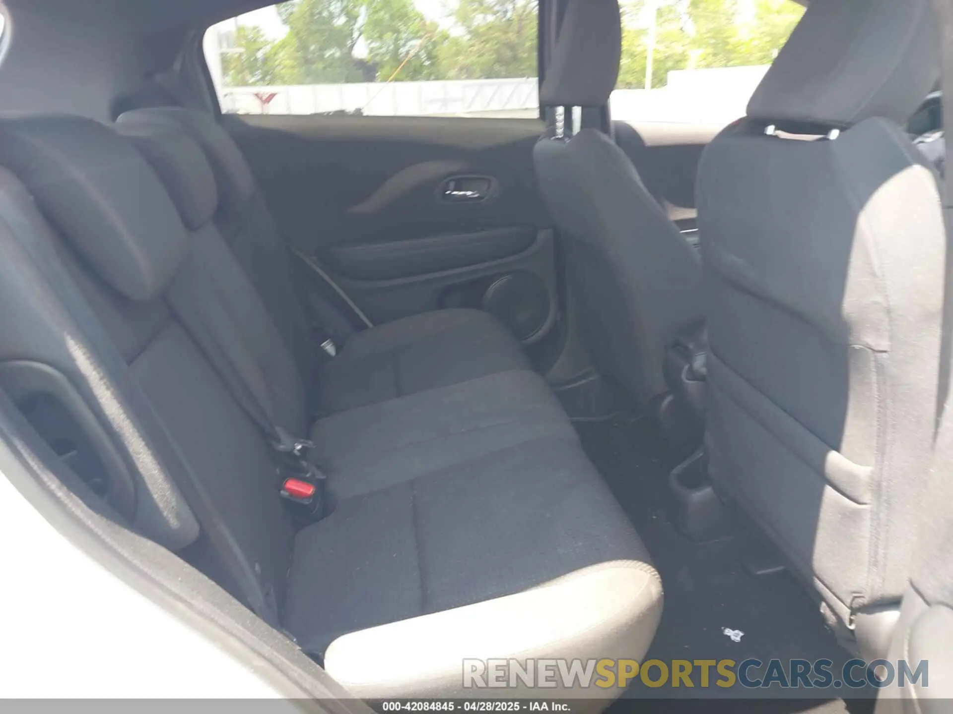 8 fotografías del automóvil dañado 3CZRU5H17MM707809 HONDA HR-V 2021