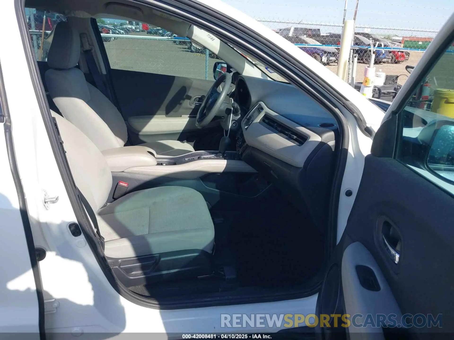 5 fotografías del automóvil dañado 3CZRU5H32MM717326 HONDA HR-V 2021