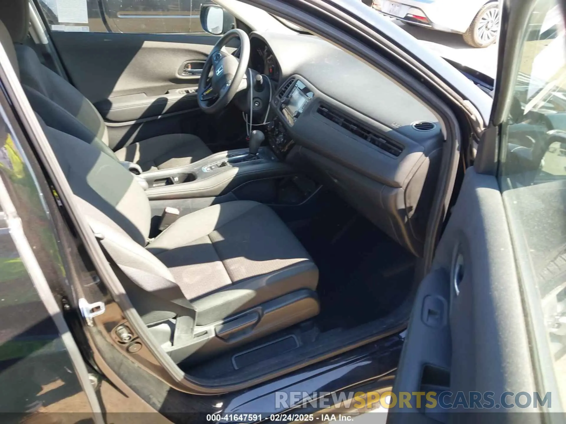 5 fotografías del automóvil dañado 3CZRU5H32MM724941 HONDA HR-V 2021