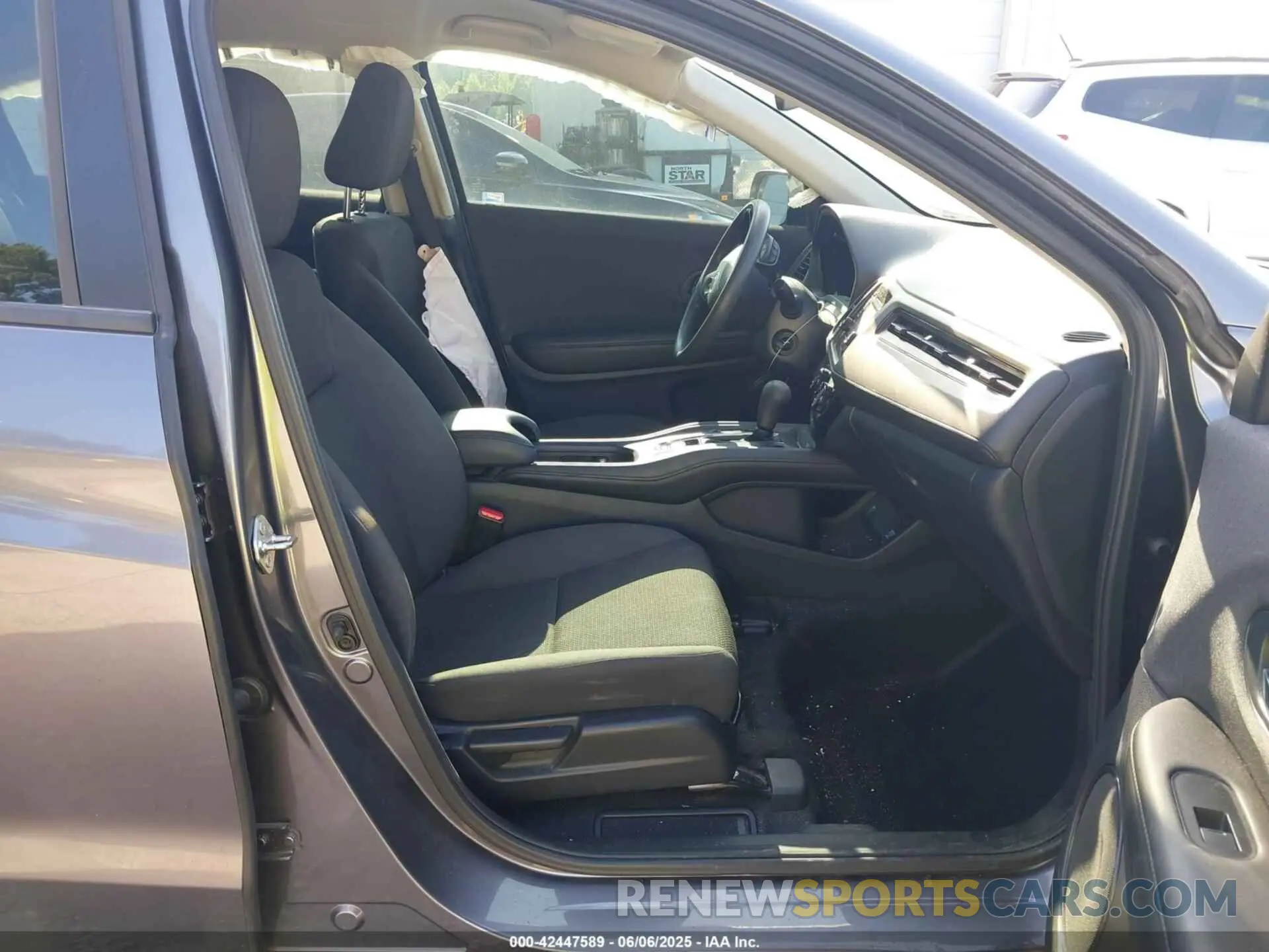 5 fotografías del automóvil dañado 3CZRU5H34MM700351 HONDA HR-V 2021