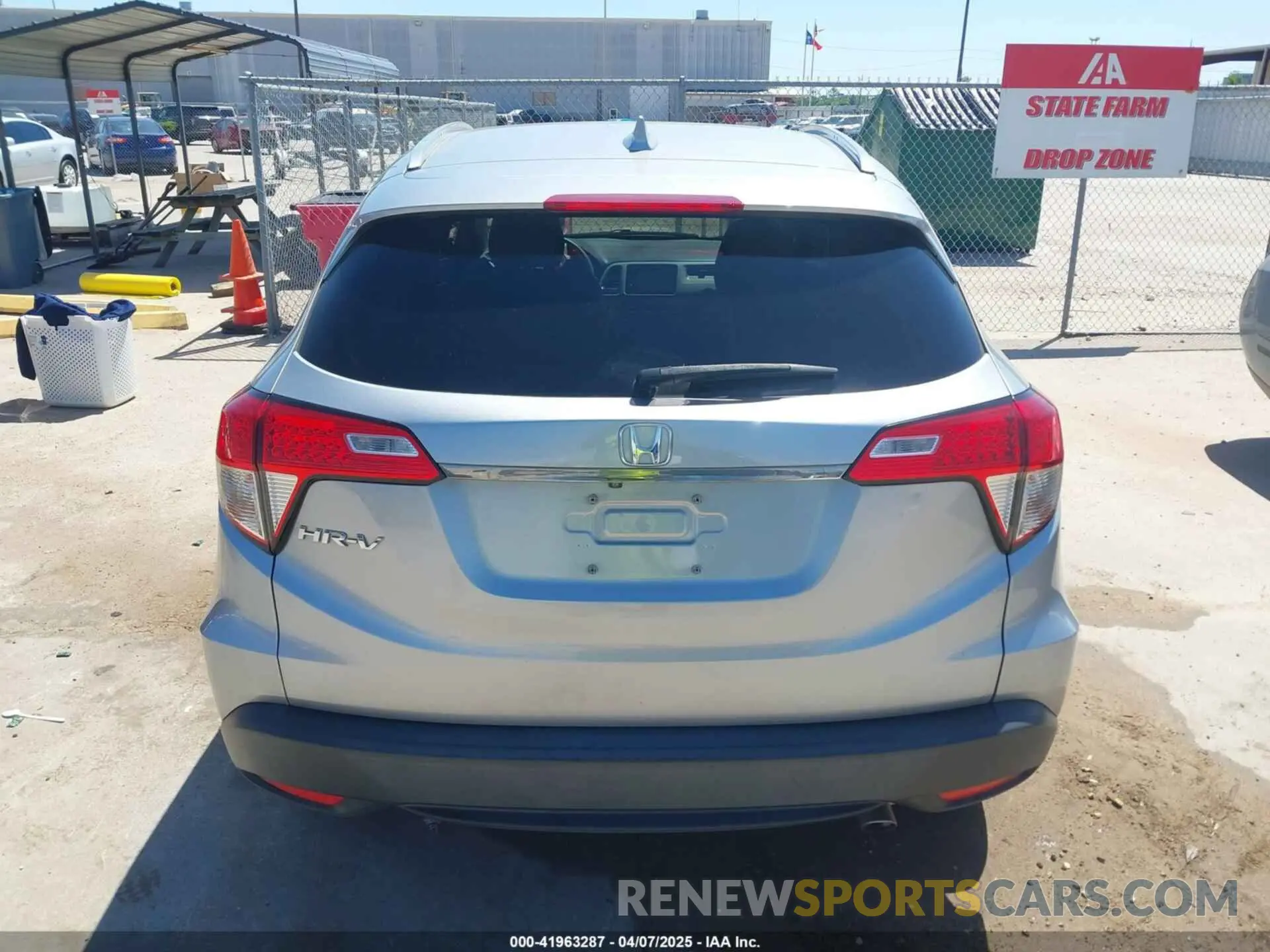 16 fotografías del automóvil dañado 3CZRU5H54MM701212 HONDA HR-V 2021