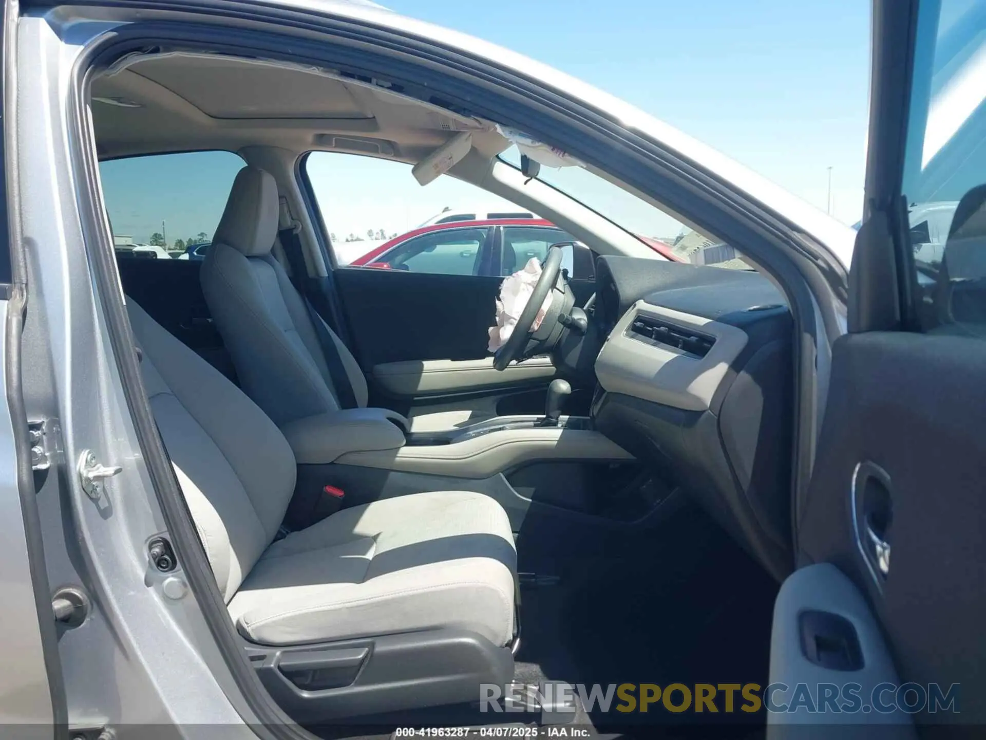 5 fotografías del automóvil dañado 3CZRU5H54MM701212 HONDA HR-V 2021