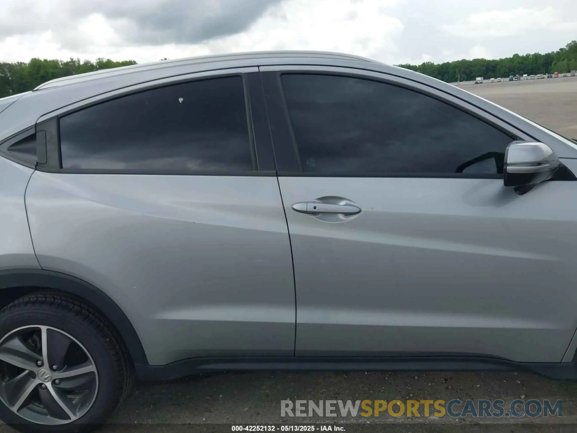 14 fotografías del automóvil dañado 3CZRU5H58MM733614 HONDA HR-V 2021