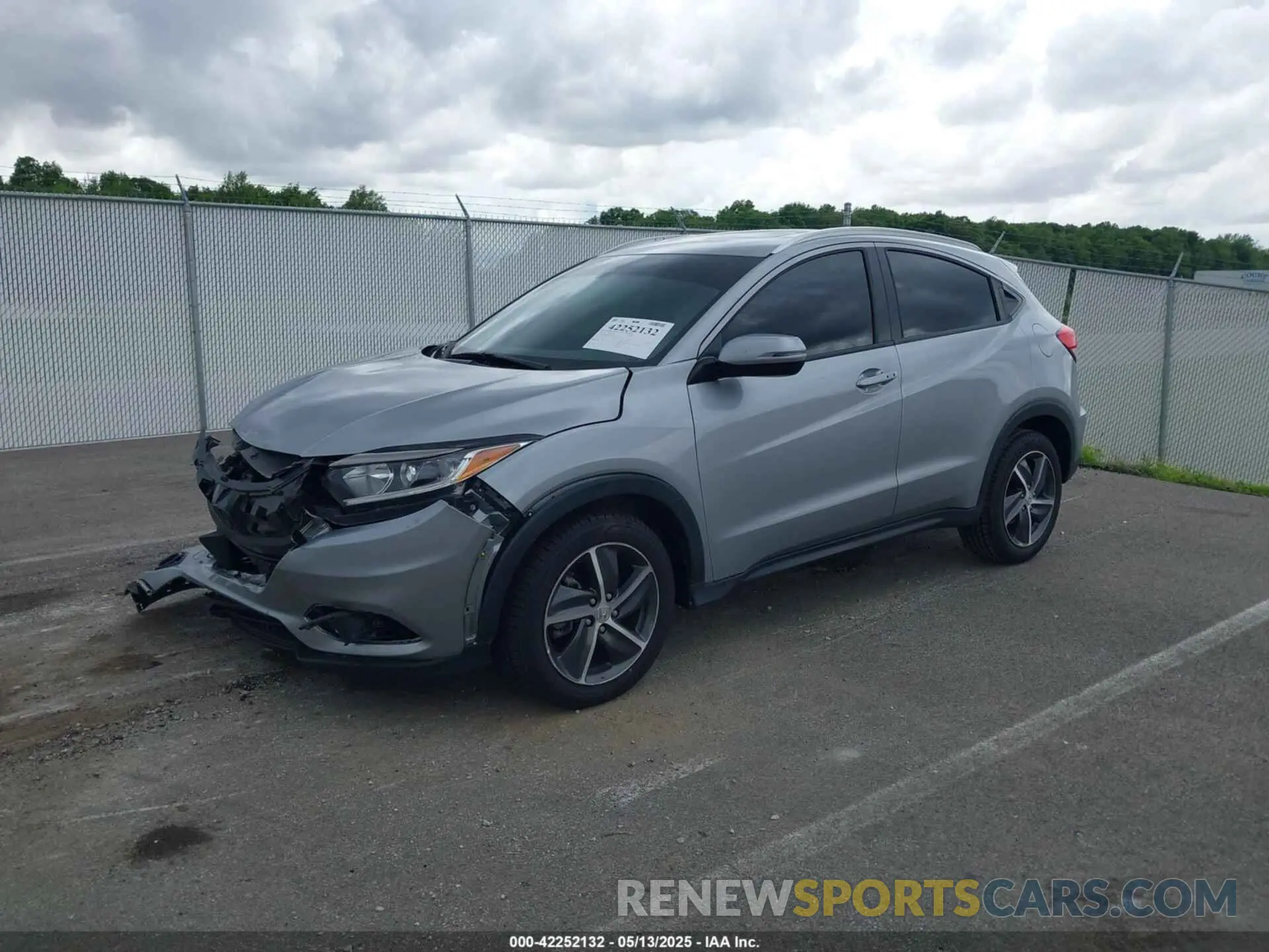 2 fotografías del automóvil dañado 3CZRU5H58MM733614 HONDA HR-V 2021