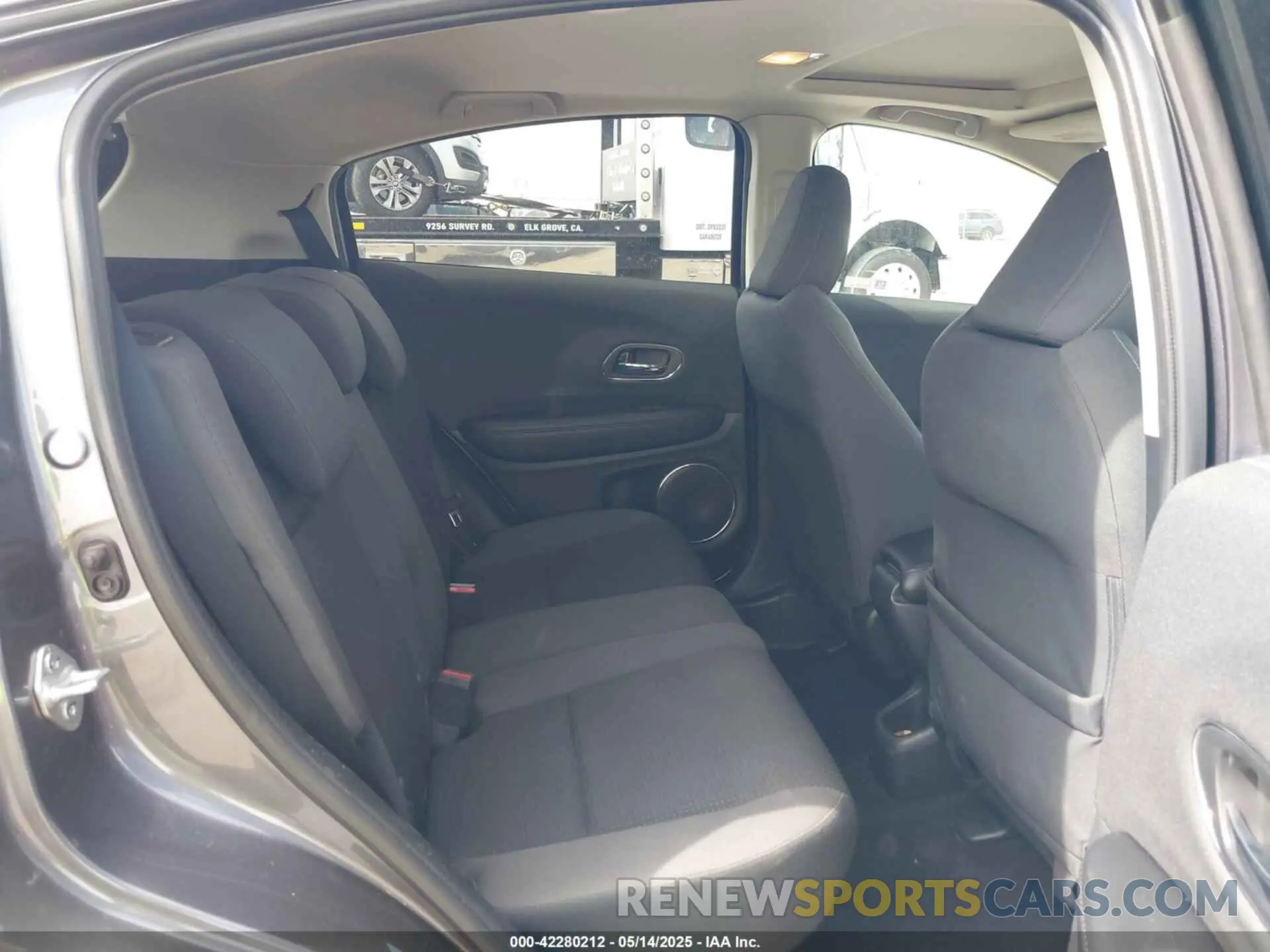 8 fotografías del automóvil dañado 3CZRU5H59MM710083 HONDA HR-V 2021