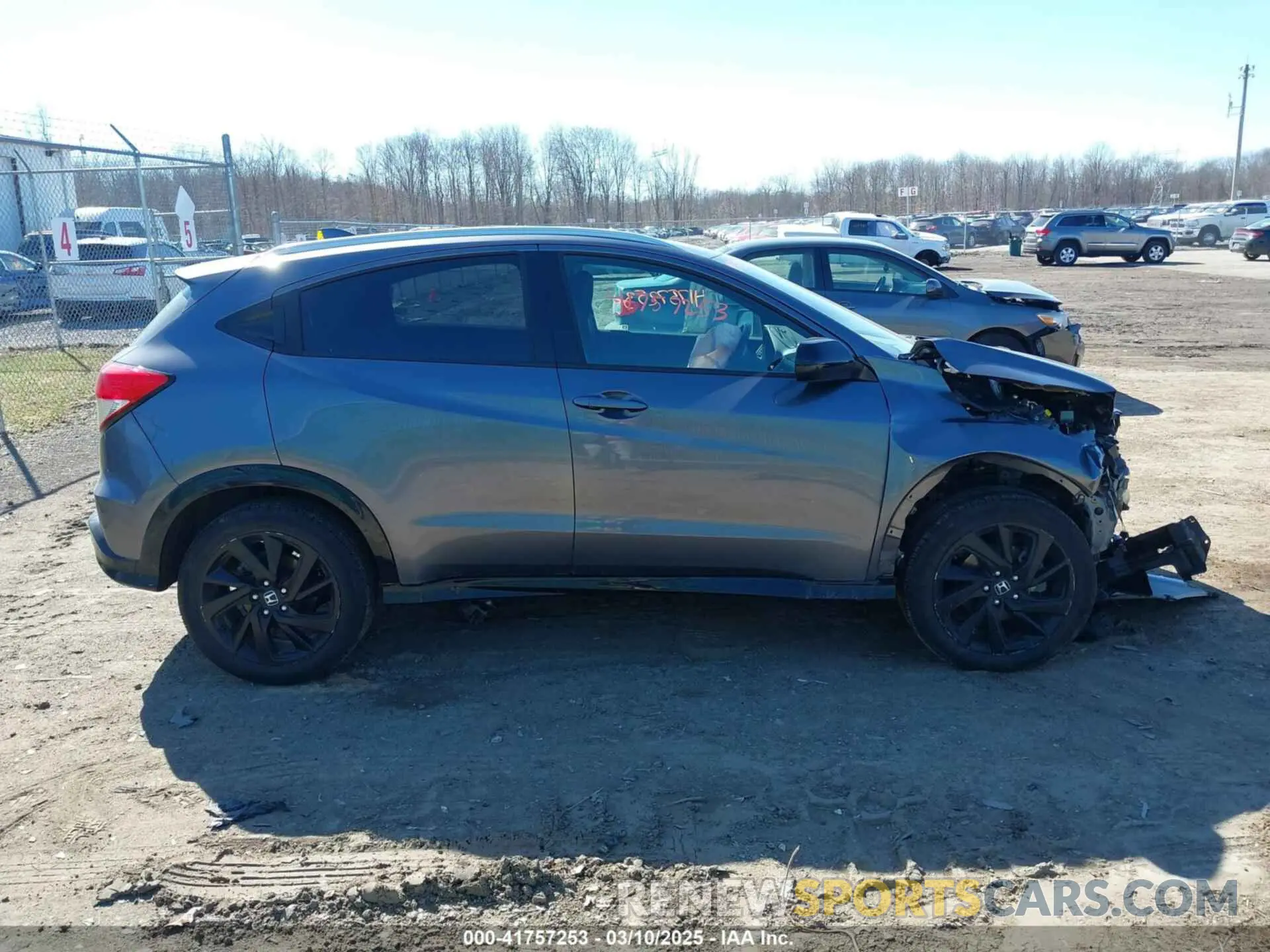 13 fotografías del automóvil dañado 3CZRU6H10MM702215 HONDA HR-V 2021