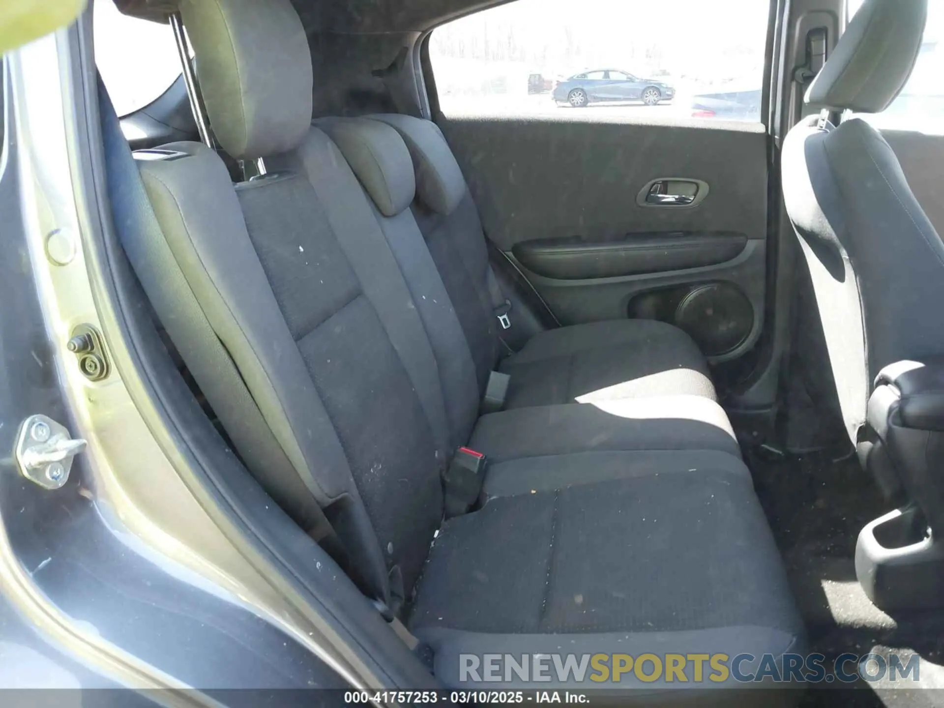 8 fotografías del automóvil dañado 3CZRU6H10MM702215 HONDA HR-V 2021