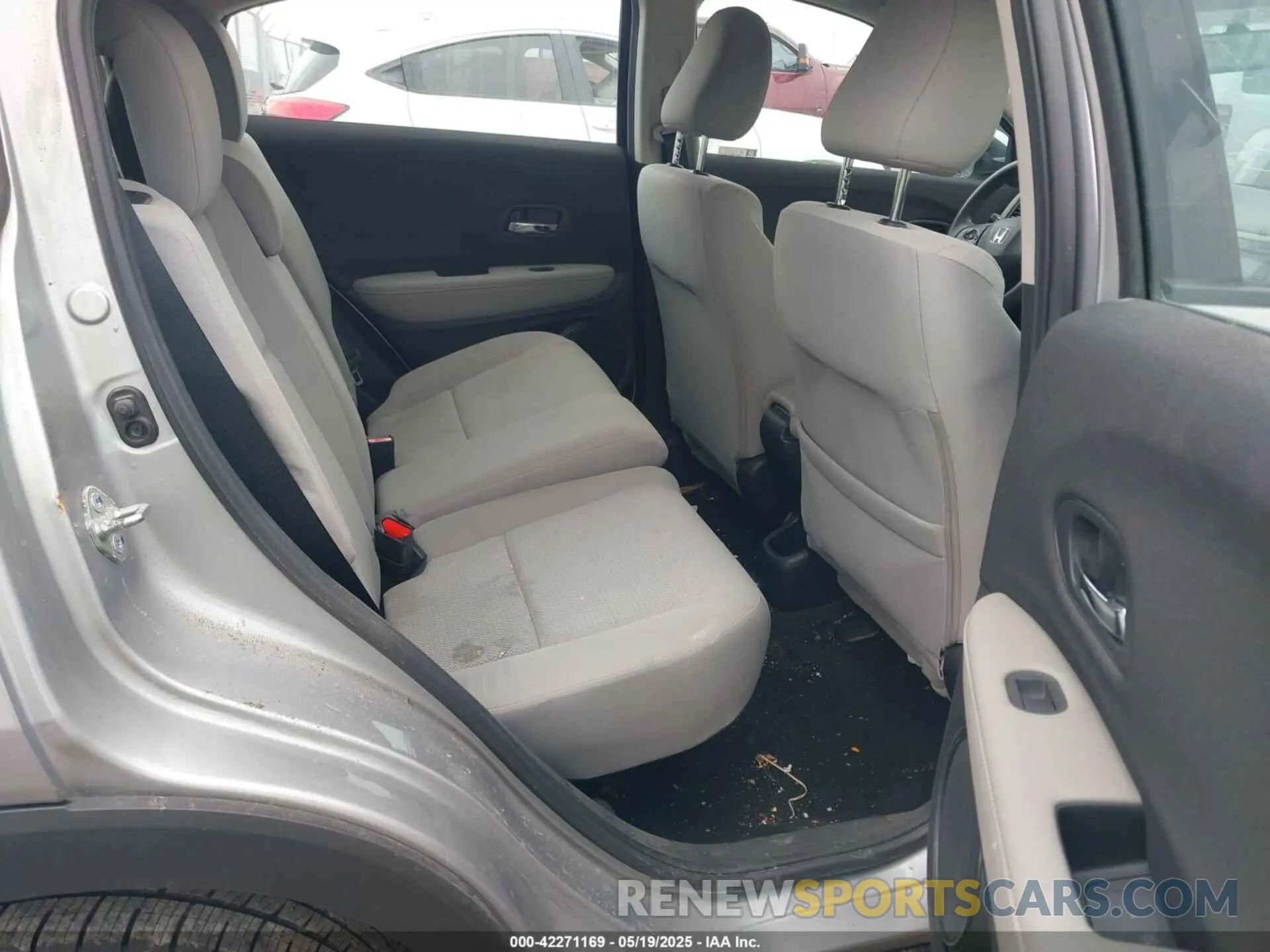 8 fotografías del automóvil dañado 3CZRU6H31MM703150 HONDA HR-V 2021