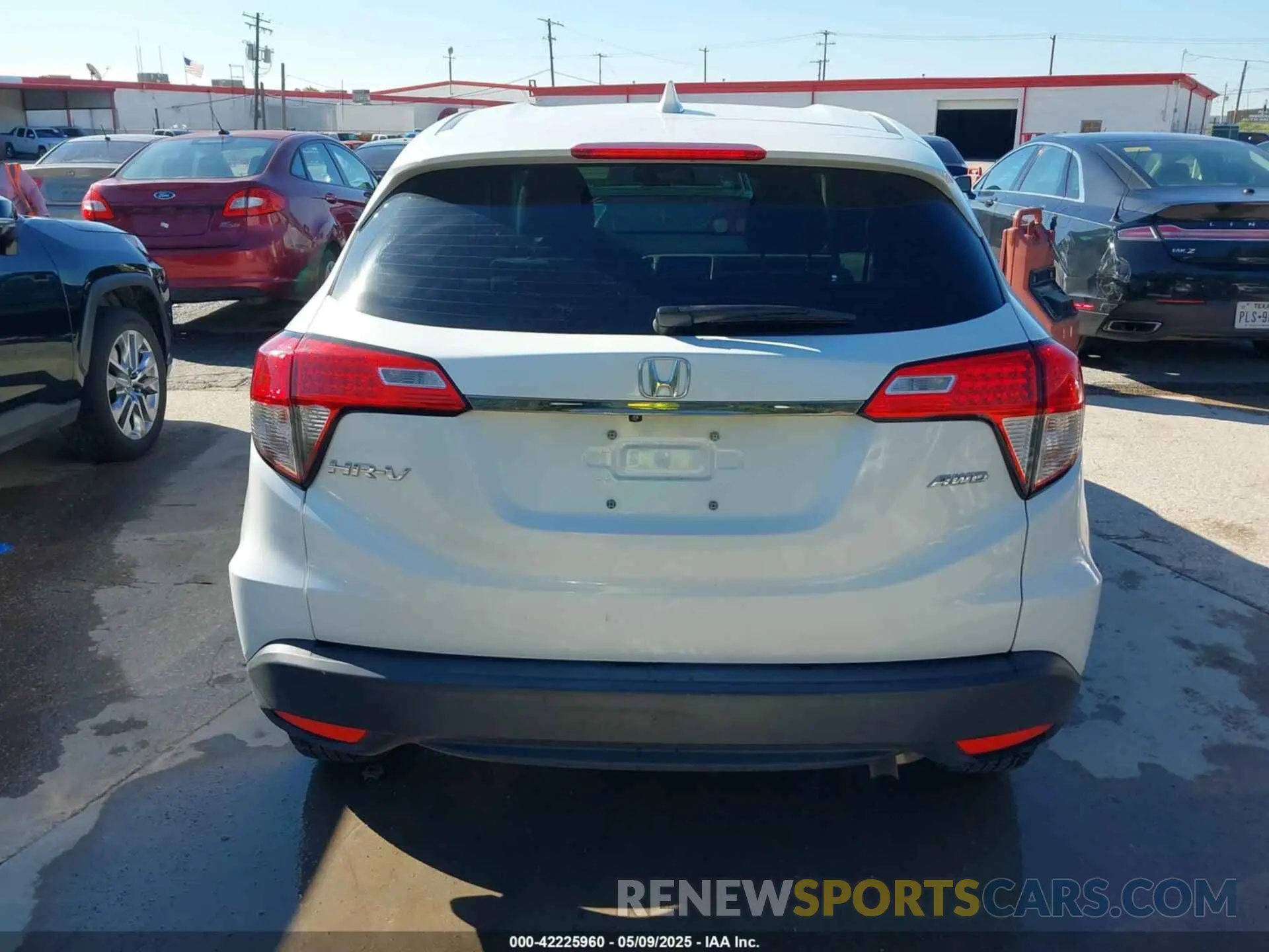 16 fotografías del automóvil dañado 3CZRU6H32MM742703 HONDA HR-V 2021