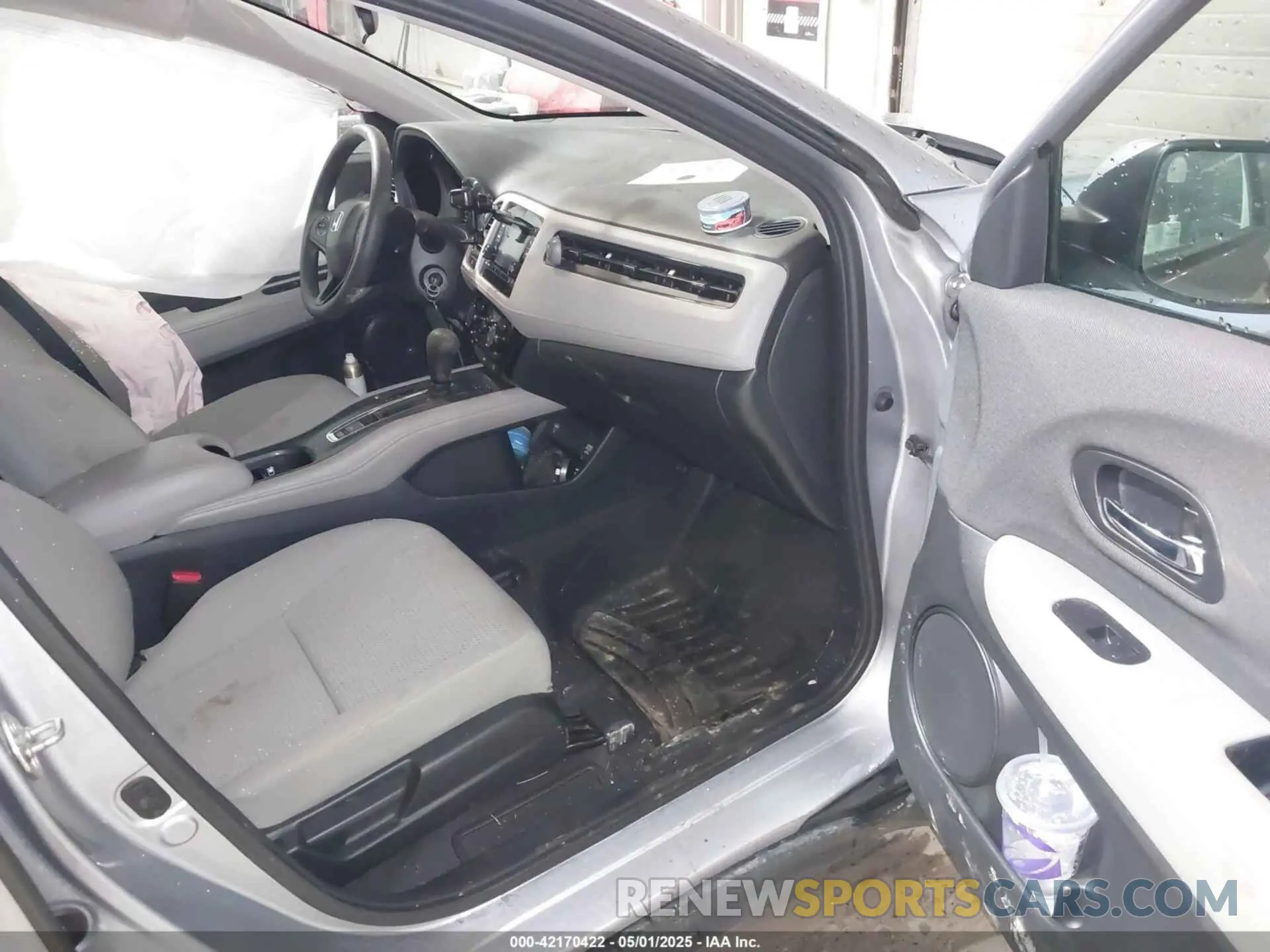 5 fotografías del automóvil dañado 3CZRU6H3XMM708864 HONDA HR-V 2021