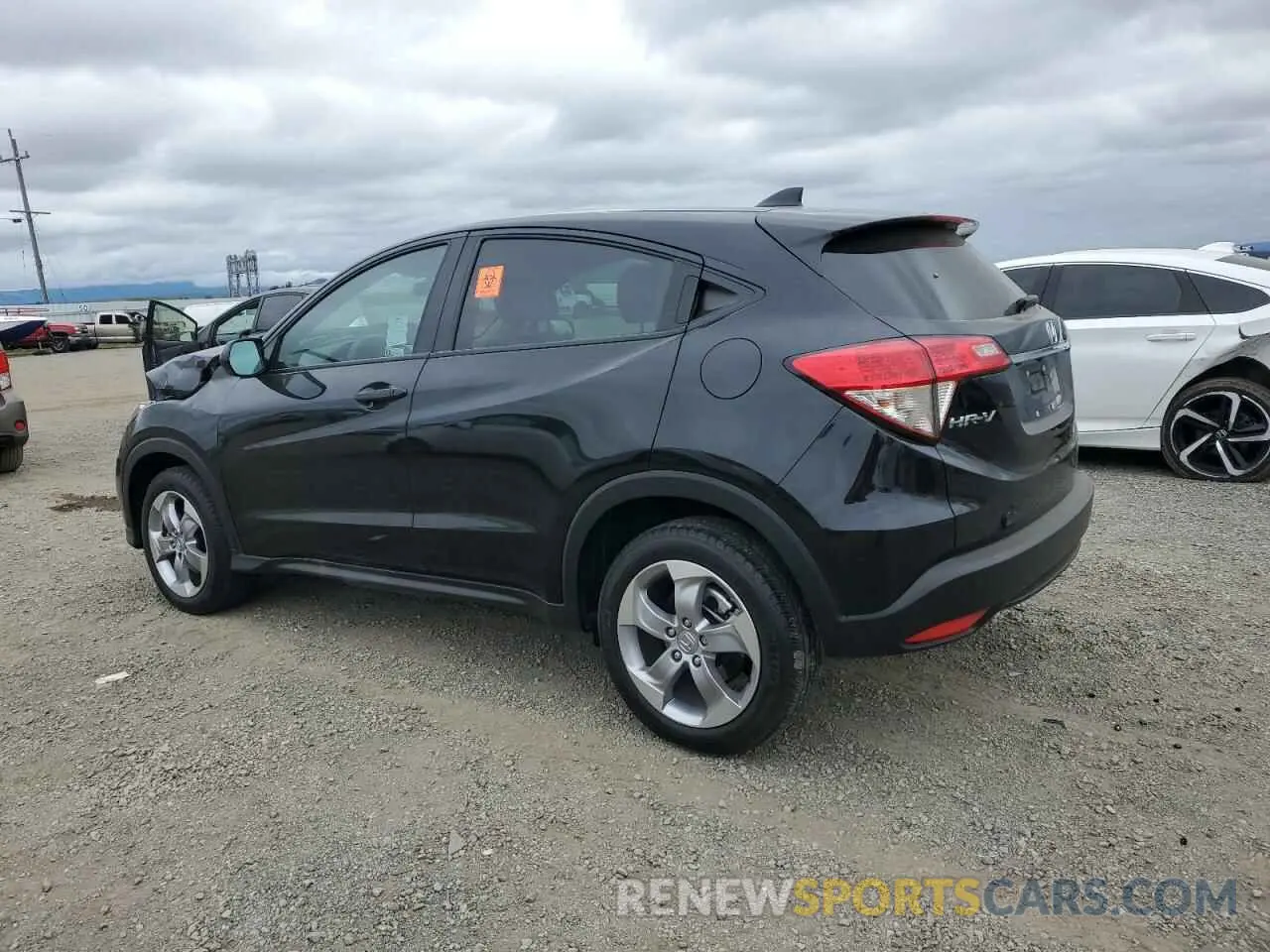 2 fotografías del automóvil dañado 3CZRU6H3XMM737099 HONDA HR-V 2021
