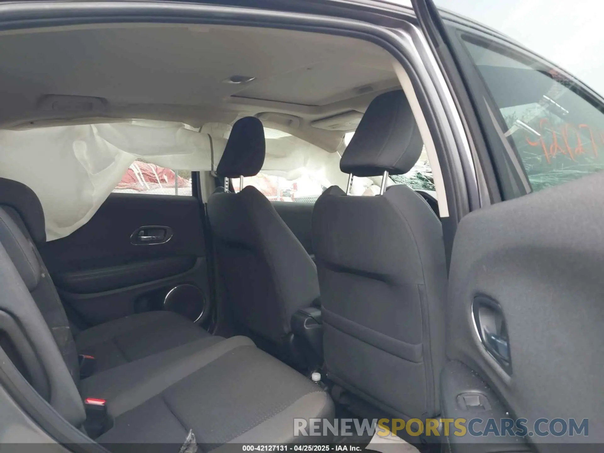 8 fotografías del automóvil dañado 3CZRU6H51MM720595 HONDA HR-V 2021