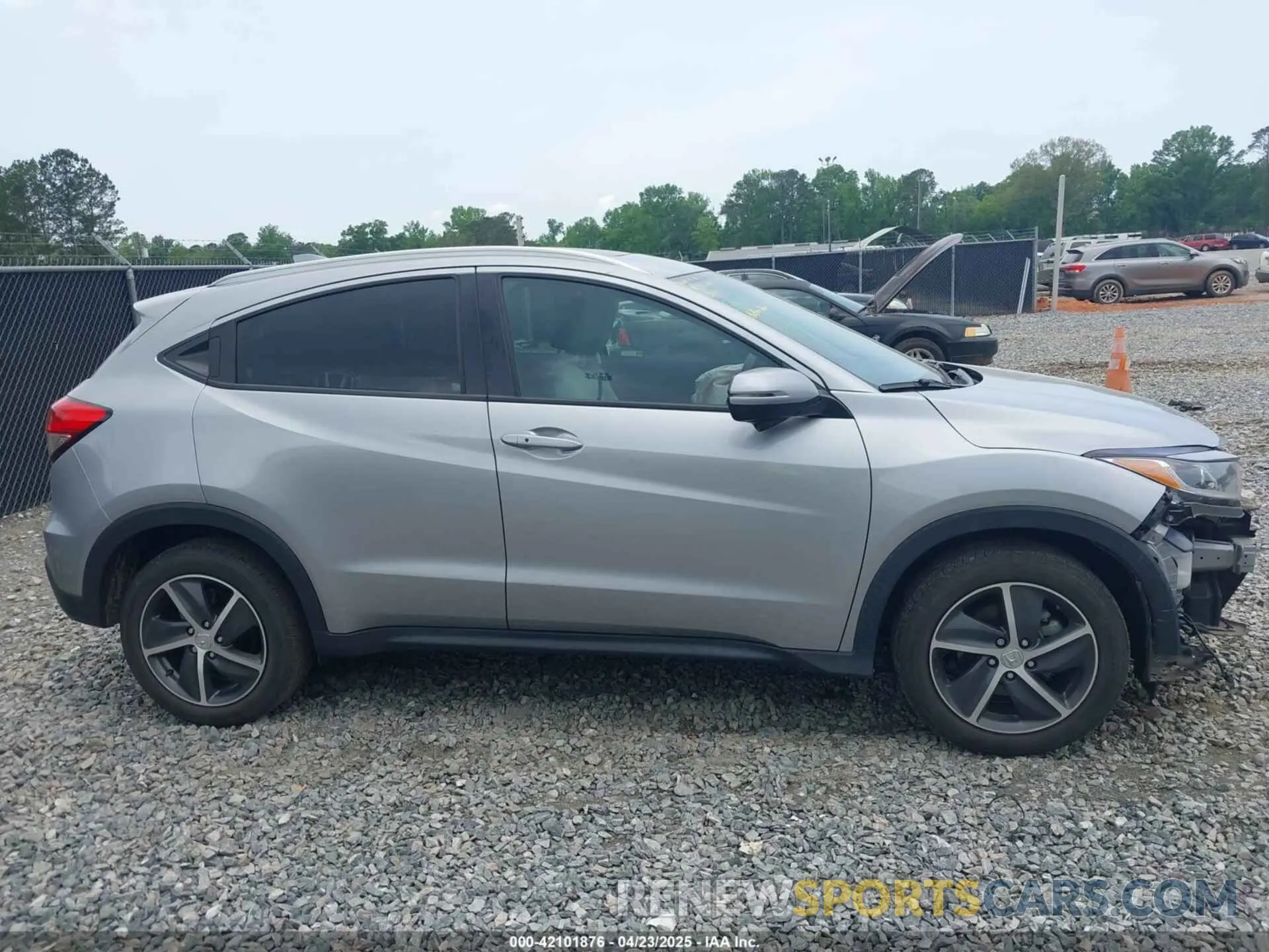 14 fotografías del automóvil dañado 3CZRU6H57MM702344 HONDA HR-V 2021