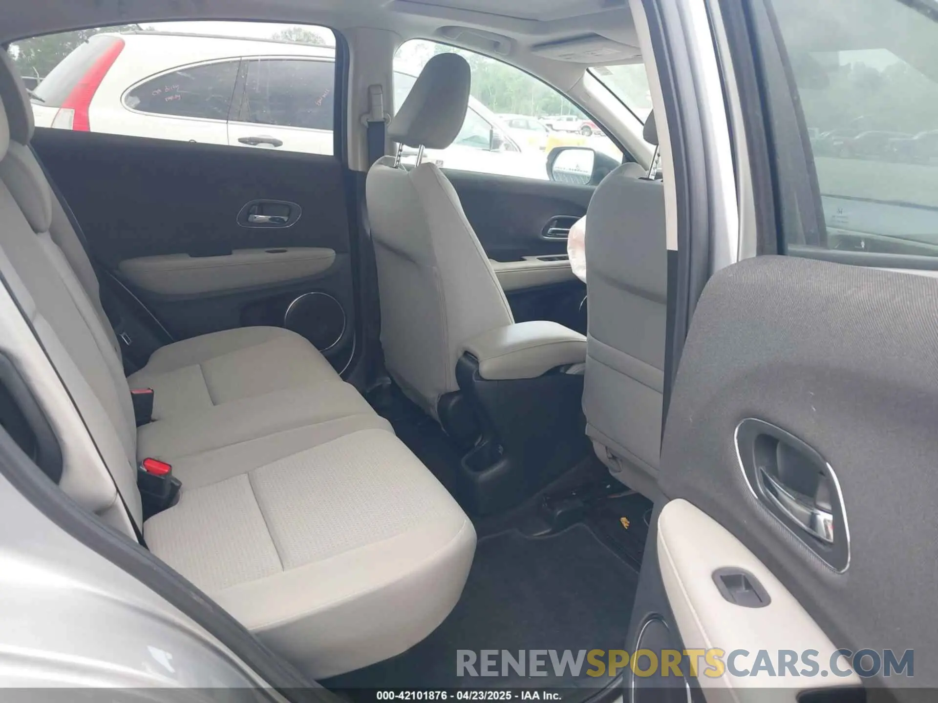 8 fotografías del automóvil dañado 3CZRU6H57MM702344 HONDA HR-V 2021
