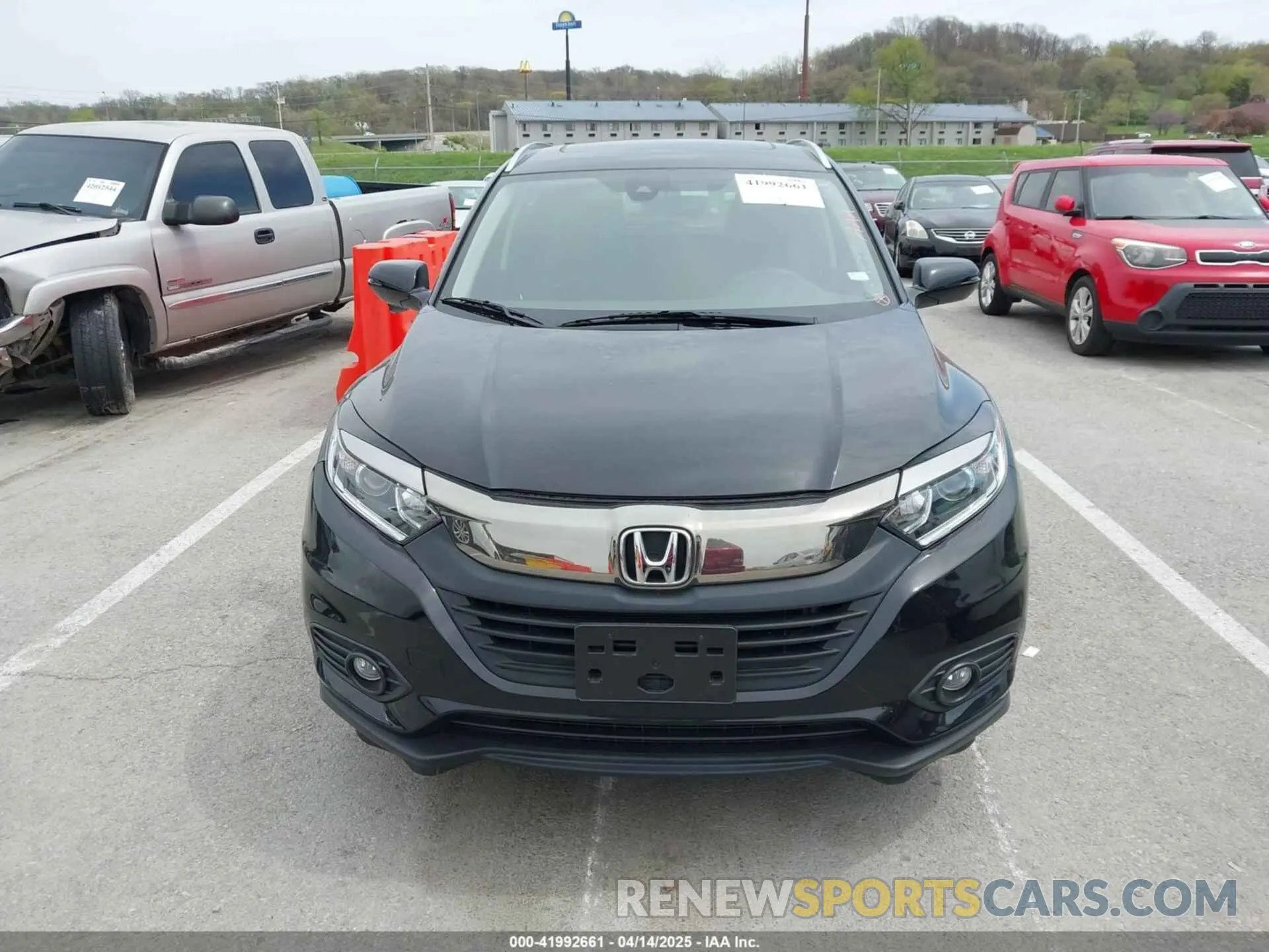 12 fotografías del automóvil dañado 3CZRU6H59MM735281 HONDA HR-V 2021