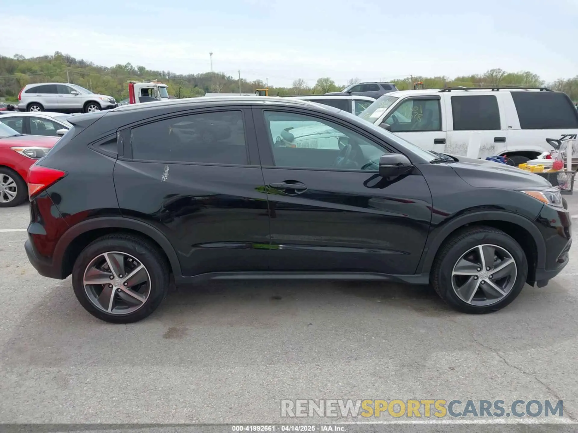 13 fotografías del automóvil dañado 3CZRU6H59MM735281 HONDA HR-V 2021